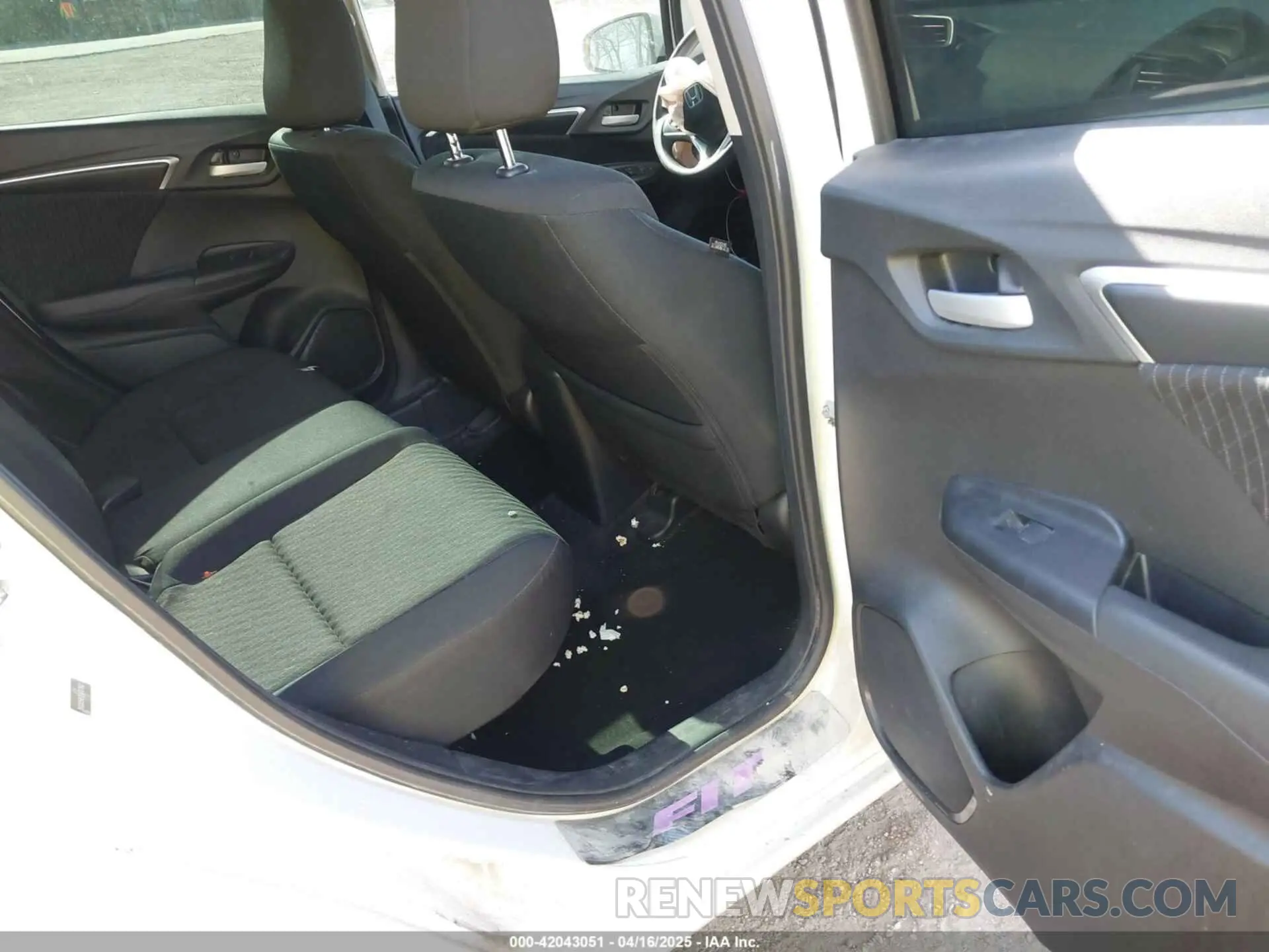 8 fotografías del automóvil dañado 3HGGK5H87LM723802 HONDA FIT 2020