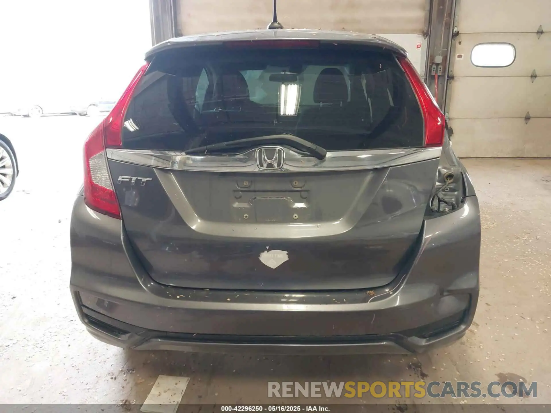 17 fotografías del automóvil dañado 3HGGK5H88LM724022 HONDA FIT 2020