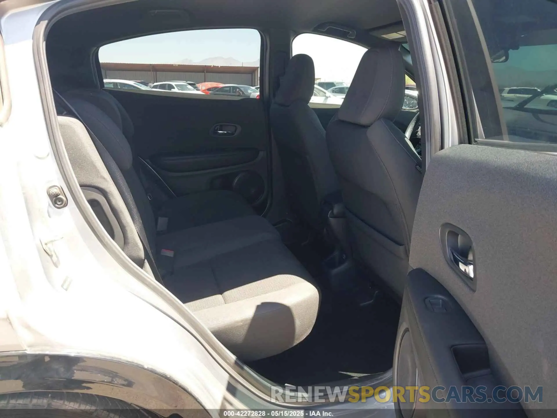 8 fotografías del automóvil dañado 3CZRU5H12KG706059 HONDA HR-V 2019