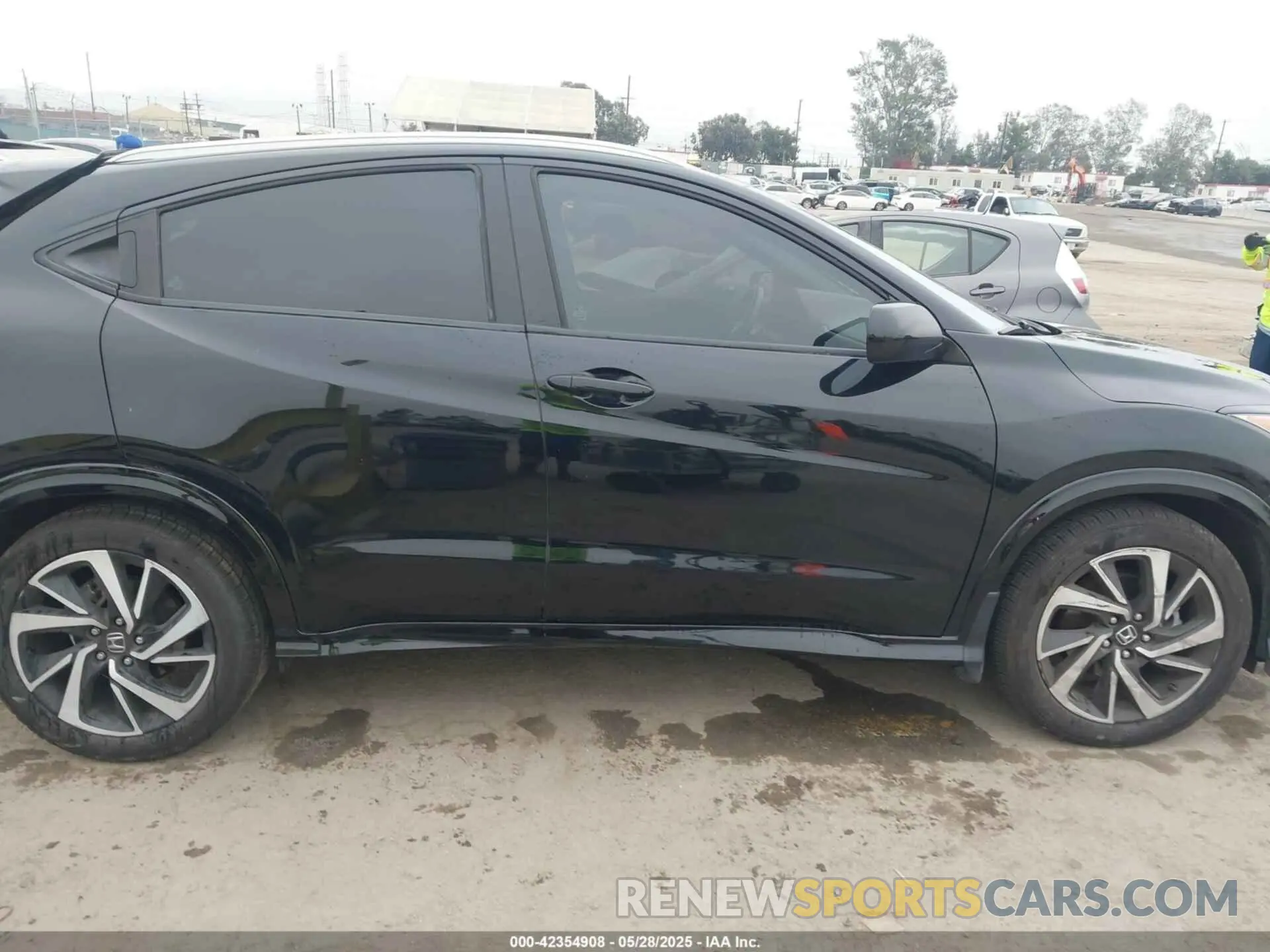 14 fotografías del automóvil dañado 3CZRU5H12KM726569 HONDA HR-V 2019
