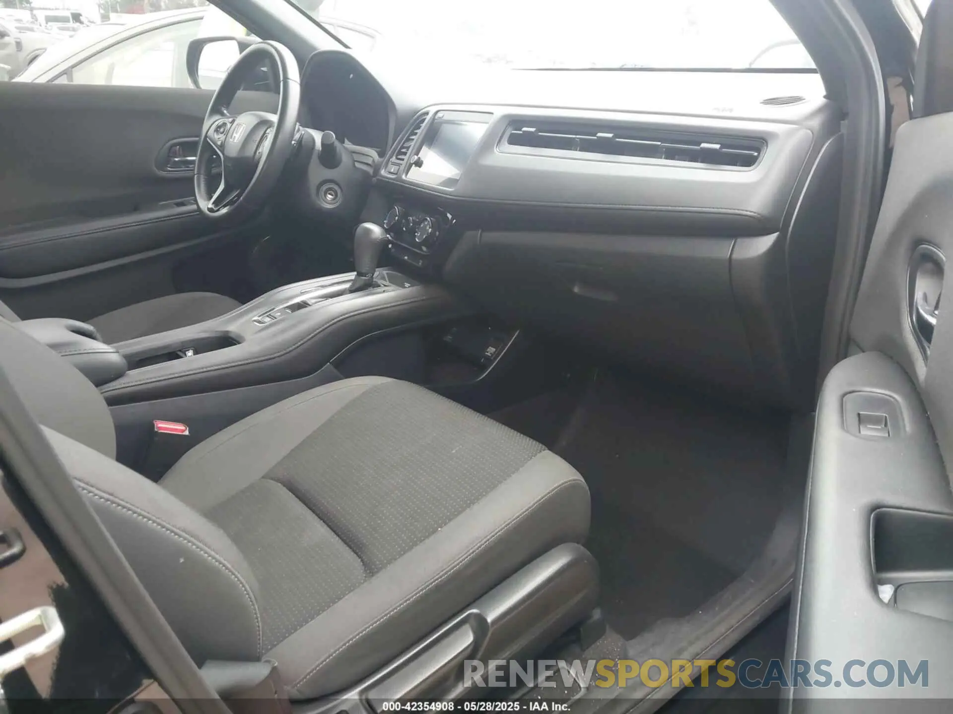 5 fotografías del automóvil dañado 3CZRU5H12KM726569 HONDA HR-V 2019