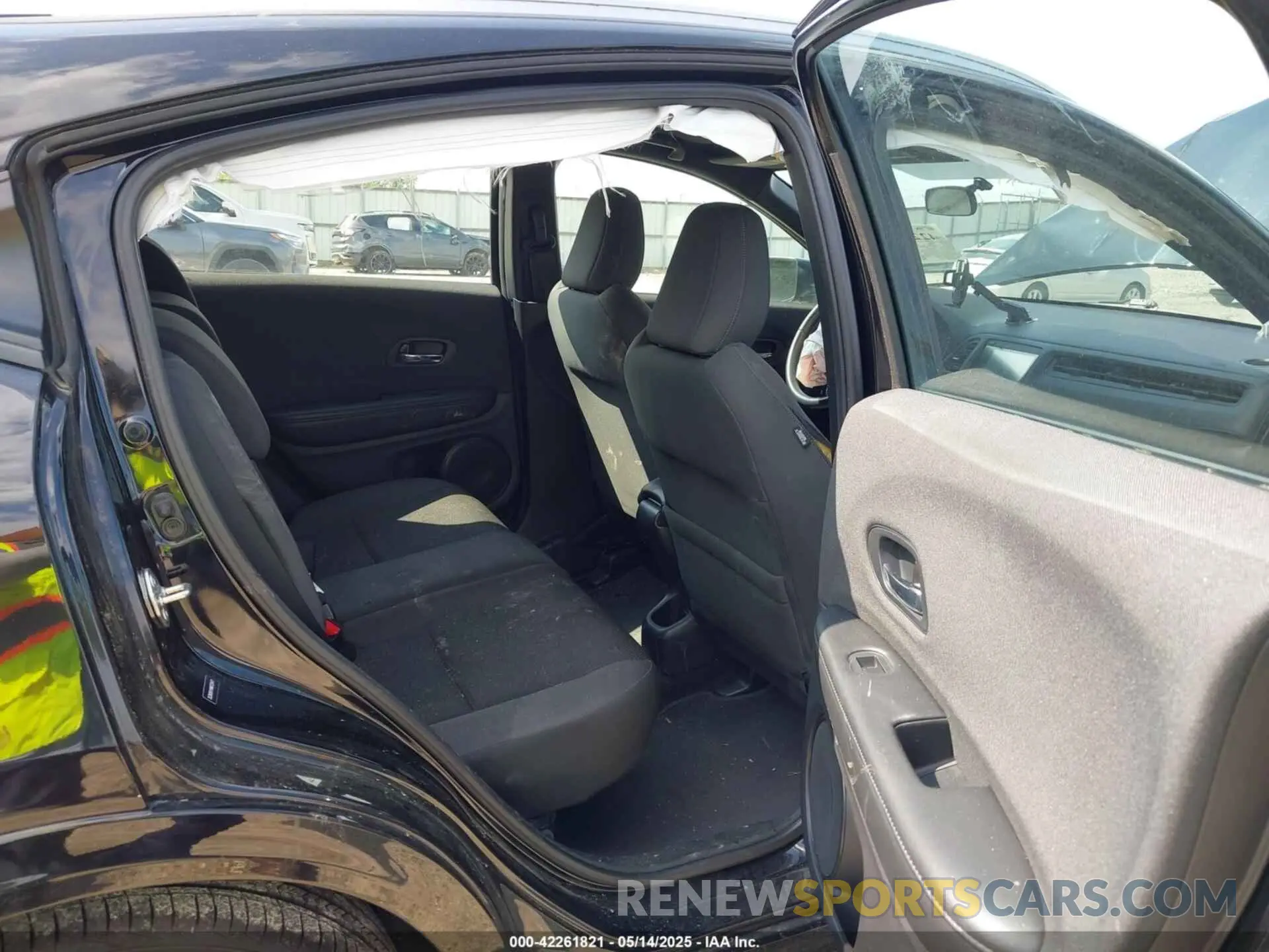 8 fotografías del automóvil dañado 3CZRU5H14KM723477 HONDA HR-V 2019