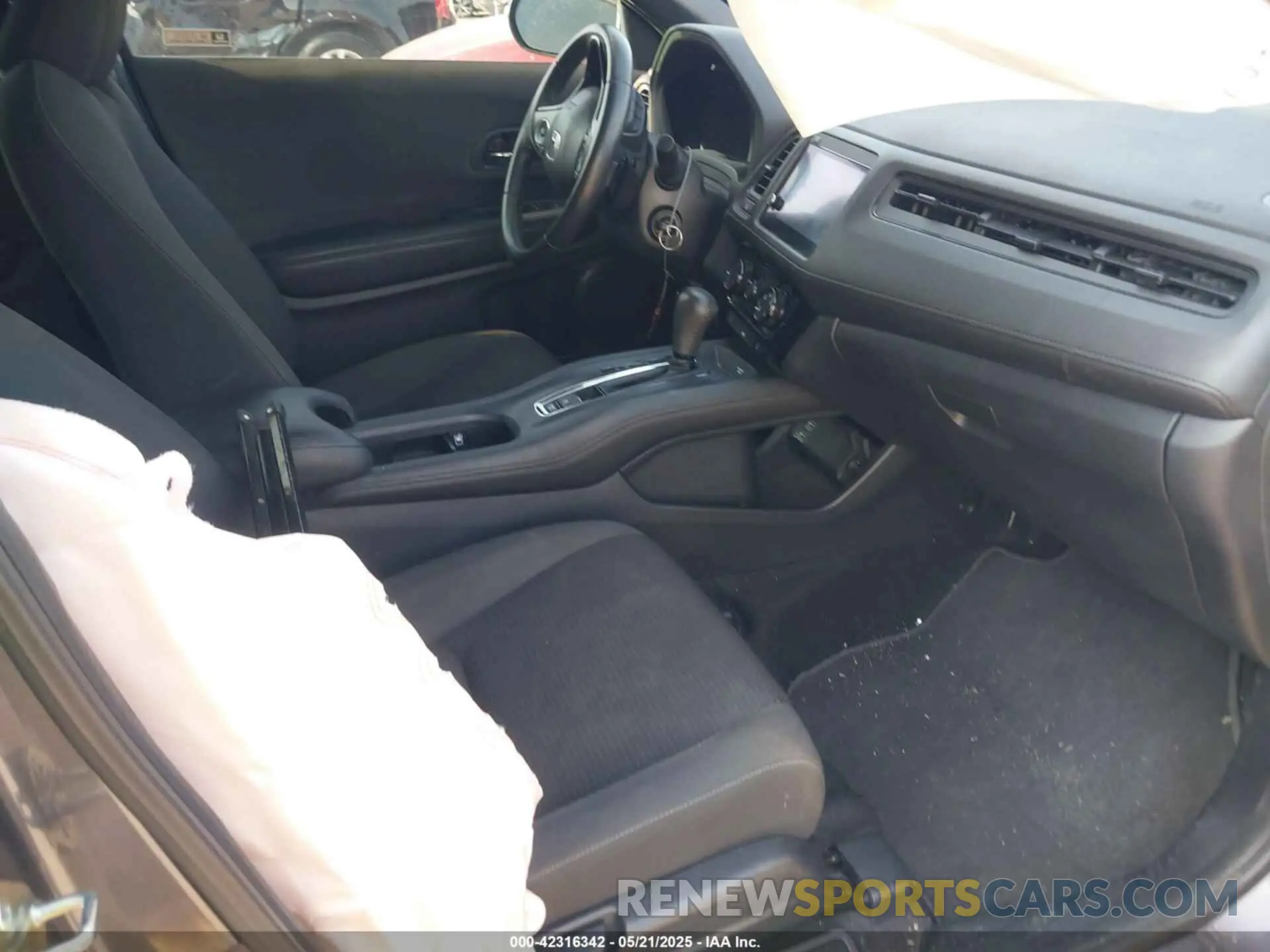 5 fotografías del automóvil dañado 3CZRU5H15KG705987 HONDA HR-V 2019