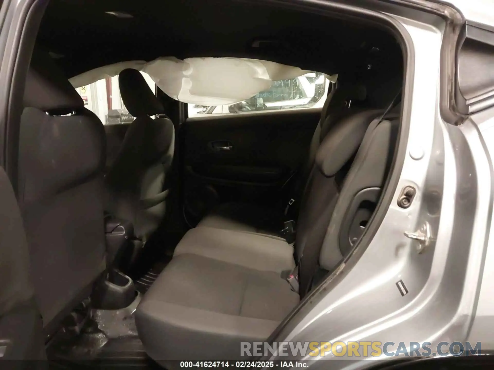8 fotografías del automóvil dañado 3CZRU5H15KG707576 HONDA HR-V 2019