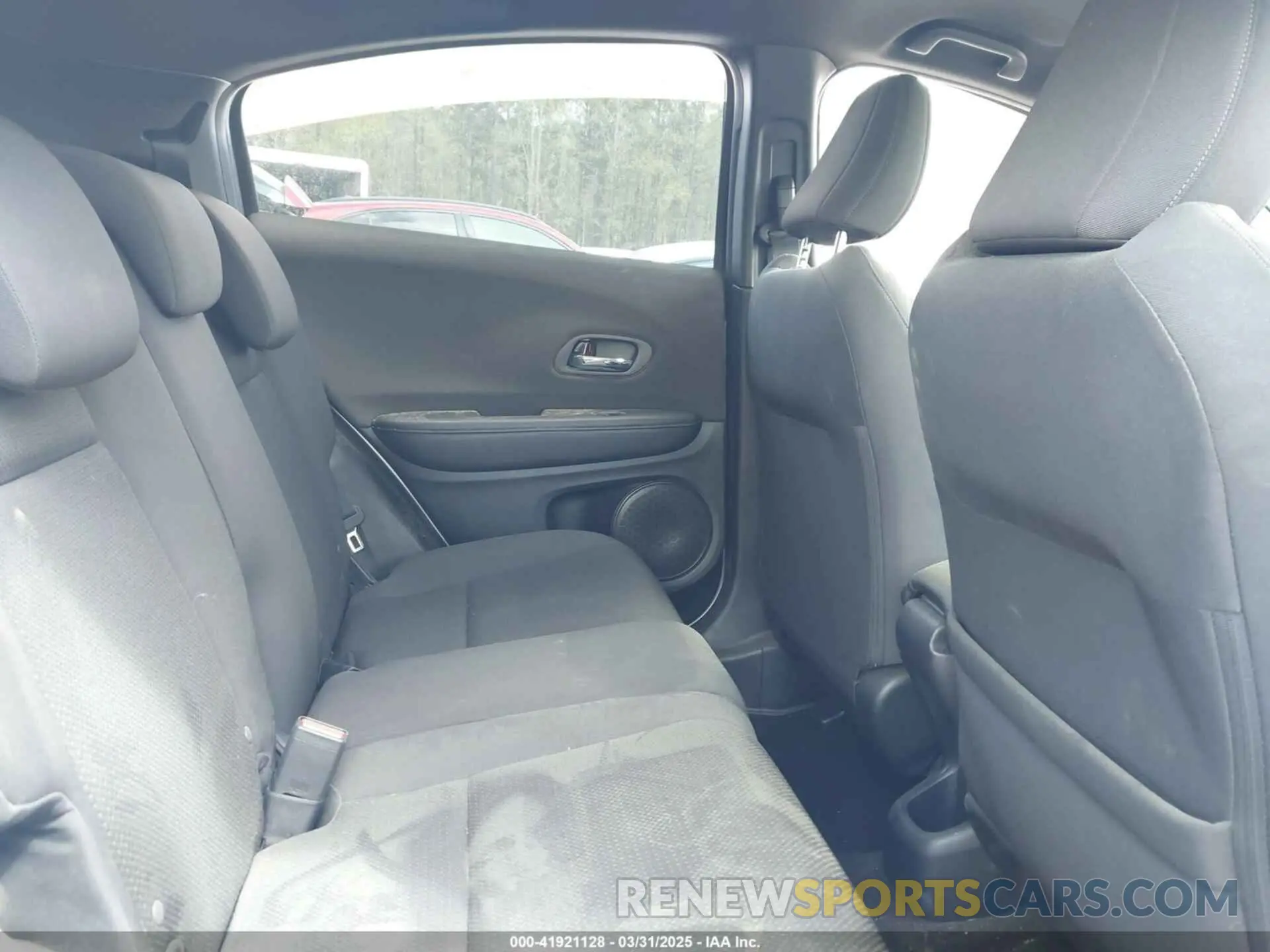 8 fotografías del automóvil dañado 3CZRU5H17KG705098 HONDA HR-V 2019