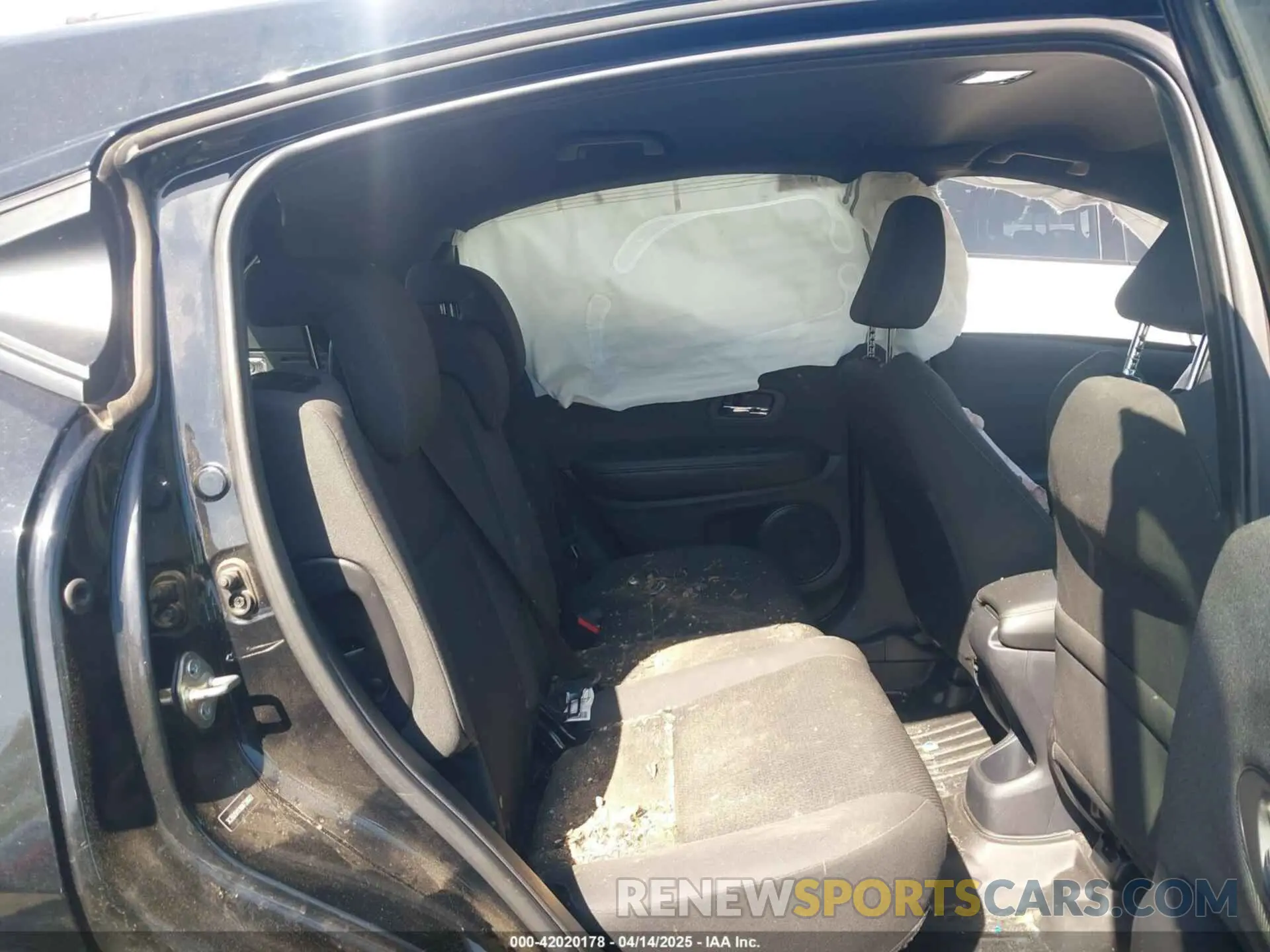 8 fotografías del automóvil dañado 3CZRU5H1XKM728022 HONDA HR-V 2019