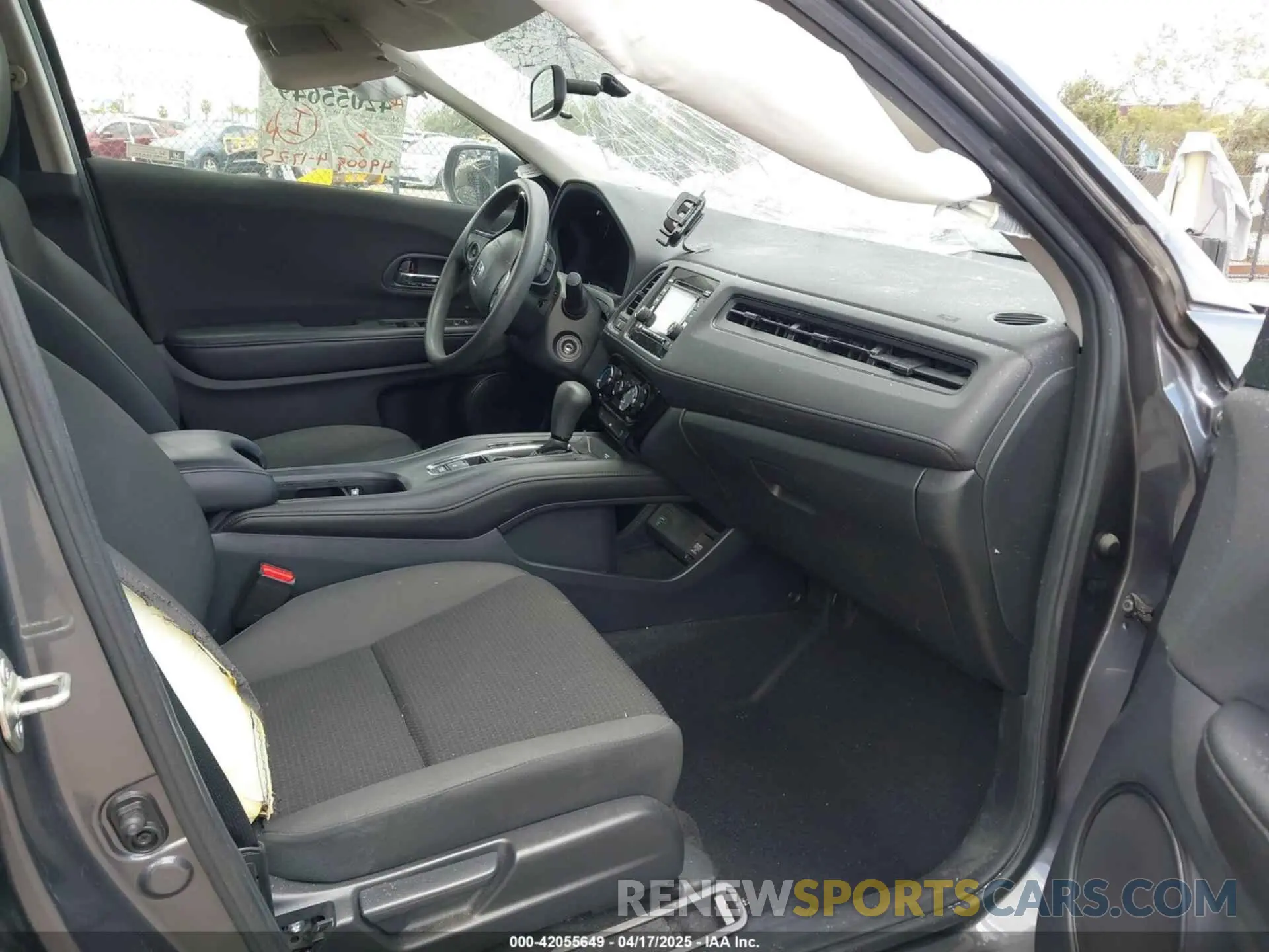 5 fotografías del automóvil dañado 3CZRU5H33KG714592 HONDA HR-V 2019