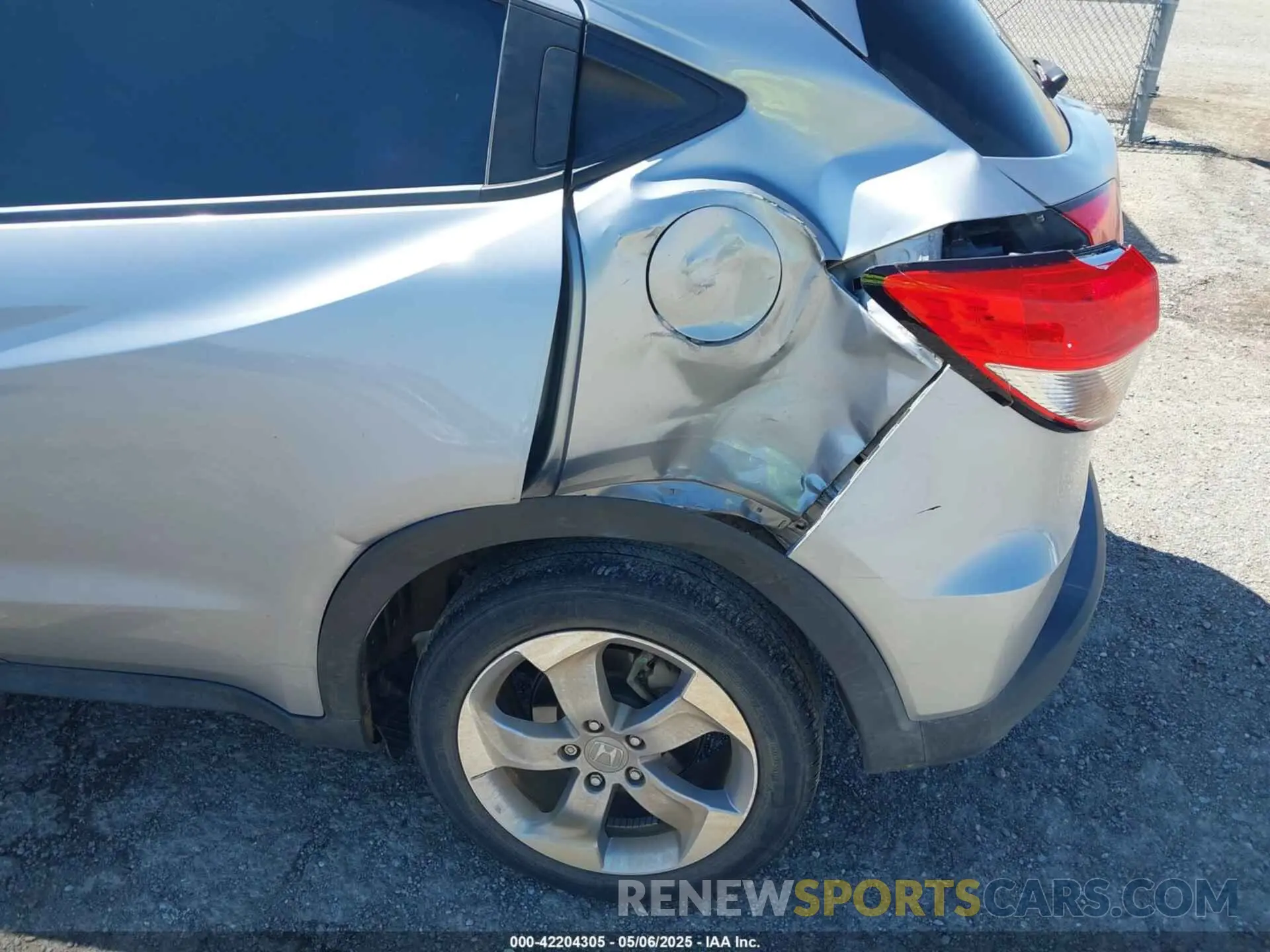 6 fotografías del automóvil dañado 3CZRU5H33KG714687 HONDA HR-V 2019