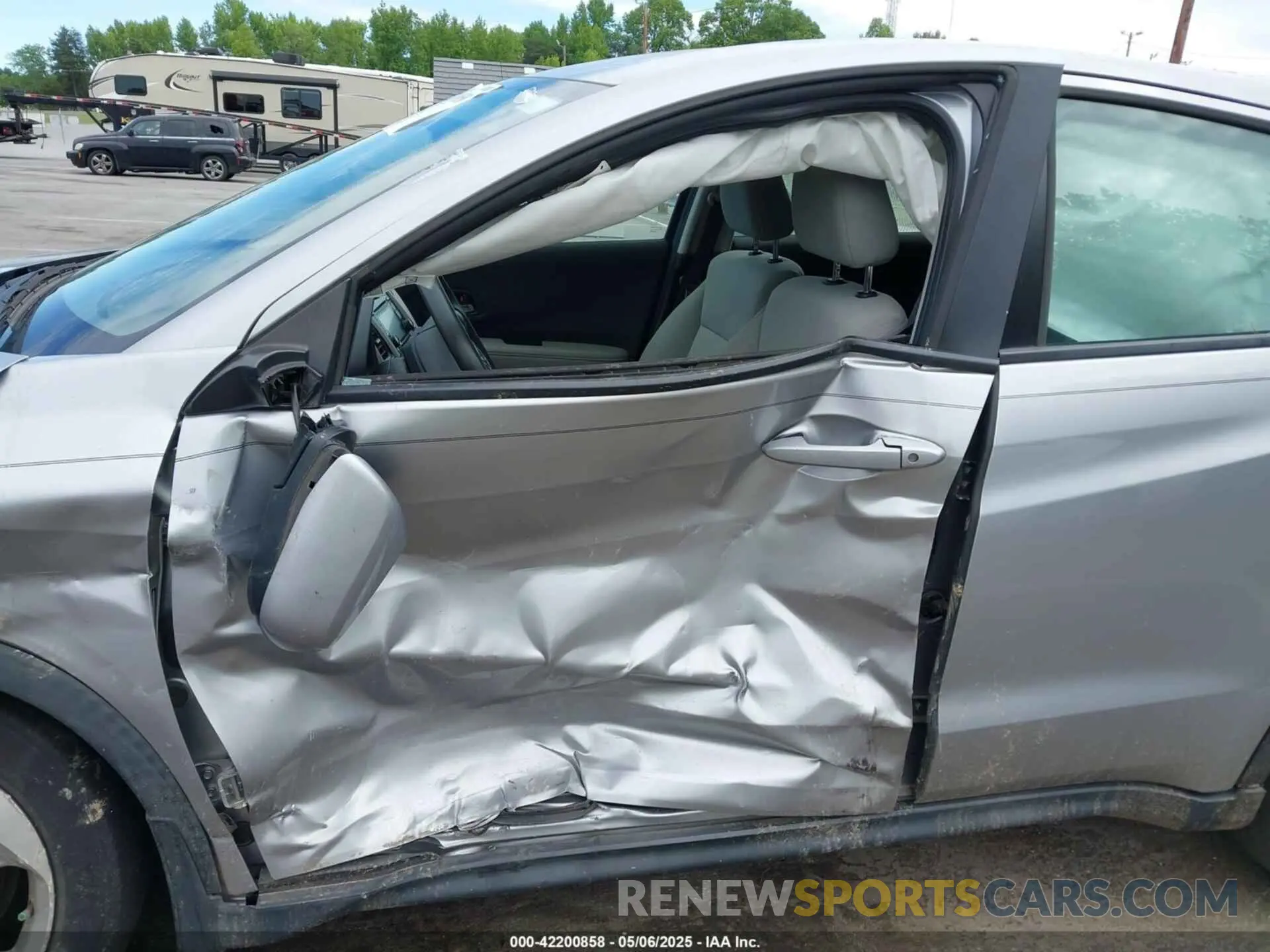 6 fotografías del automóvil dañado 3CZRU5H34KG712351 HONDA HR-V 2019