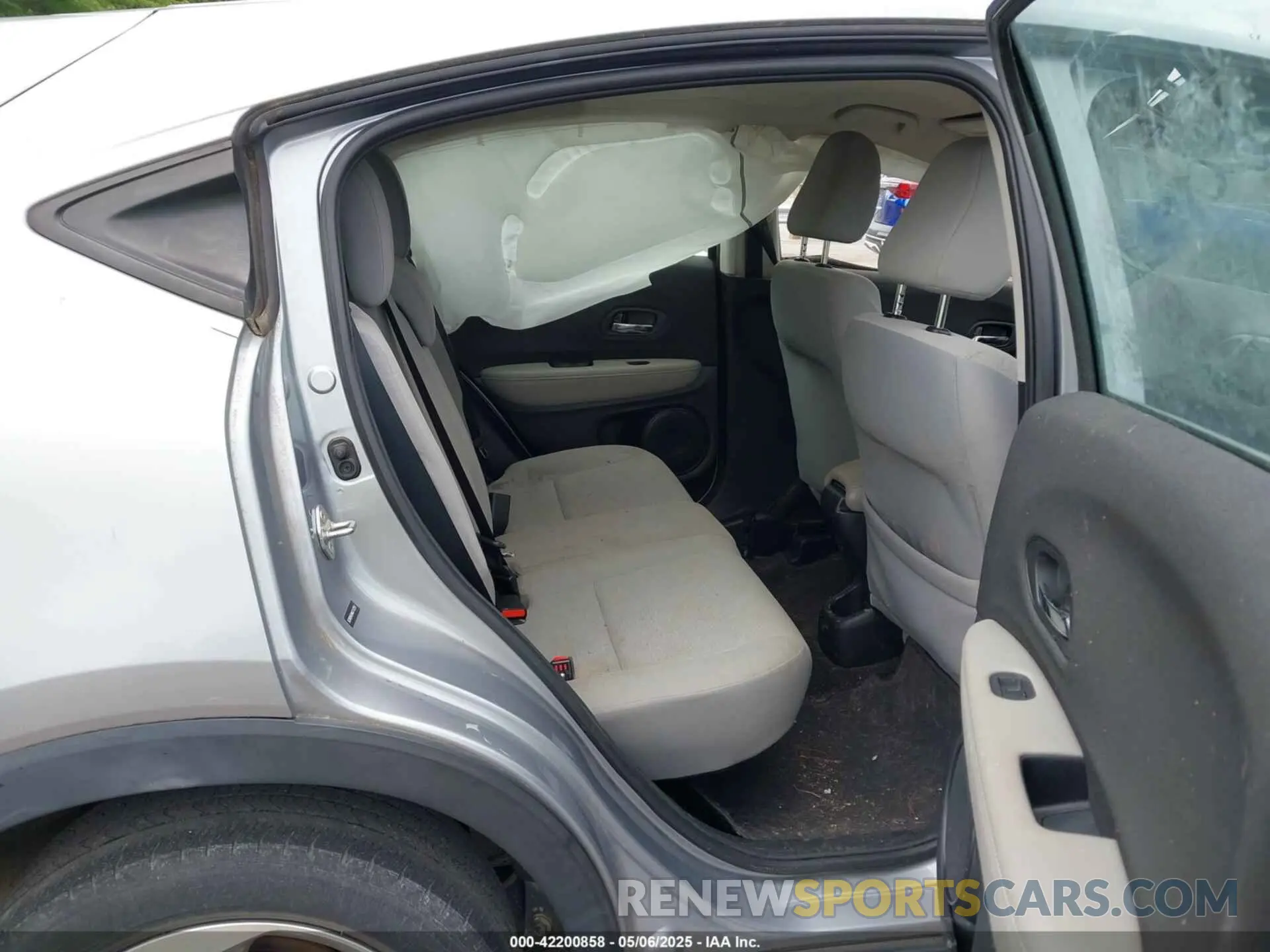 8 fotografías del automóvil dañado 3CZRU5H34KG712351 HONDA HR-V 2019