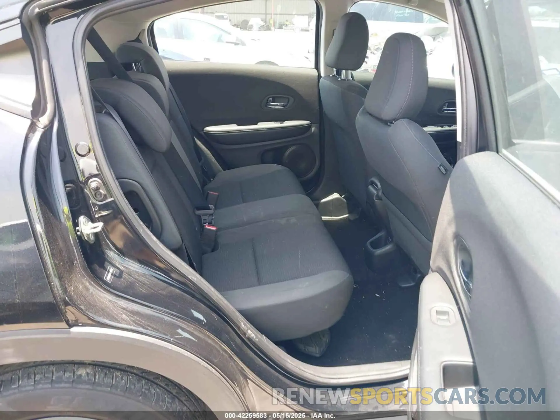 8 fotografías del automóvil dañado 3CZRU5H34KG713872 HONDA HR-V 2019