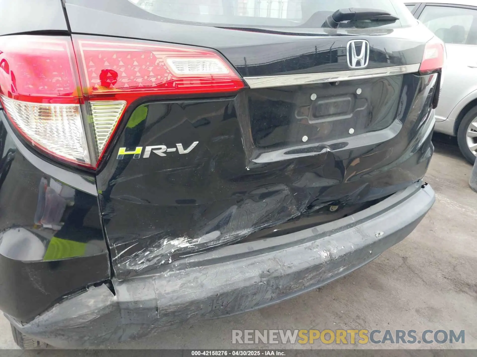 6 fotografías del automóvil dañado 3CZRU5H35KG711998 HONDA HR-V 2019