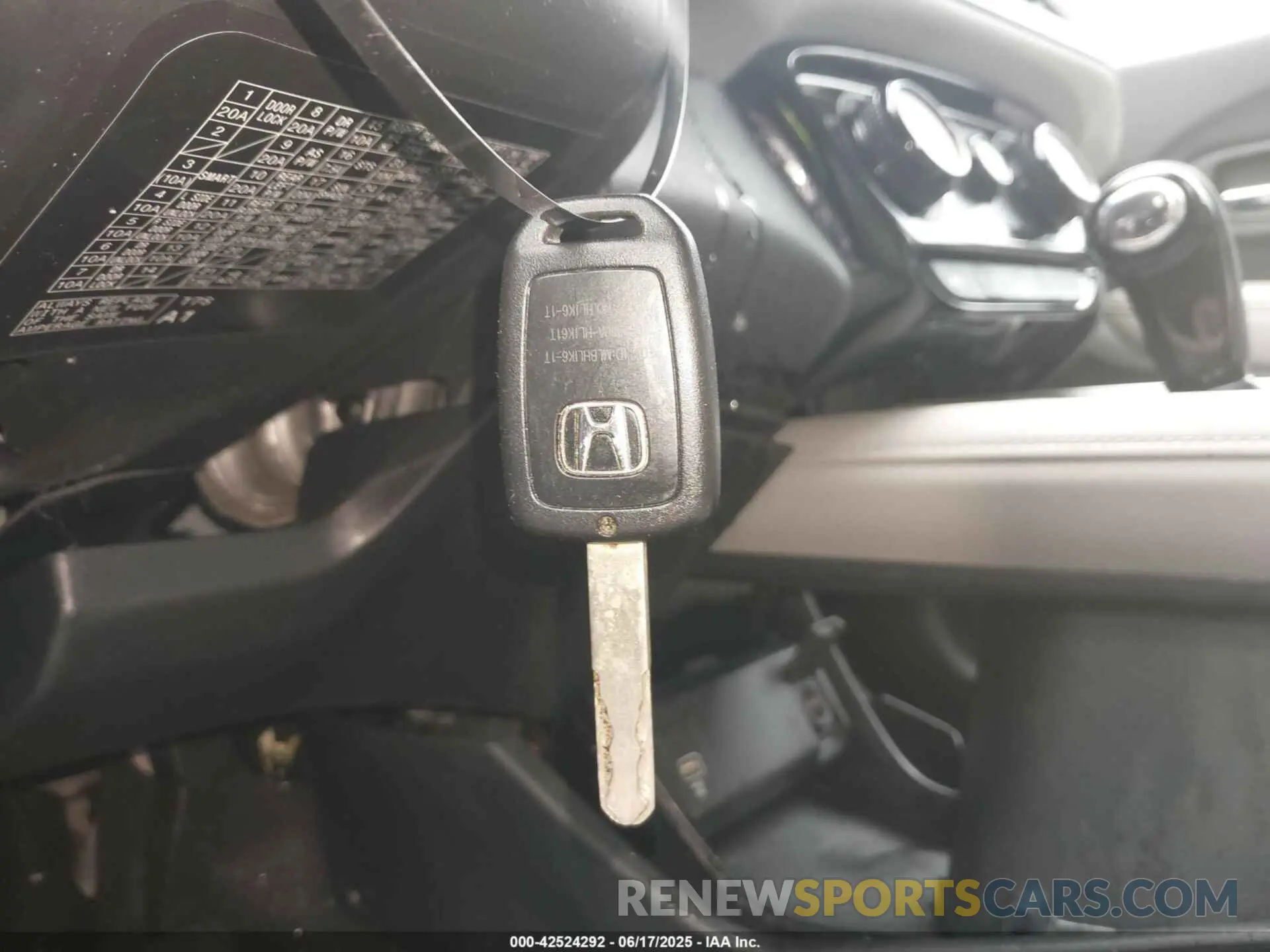 11 fotografías del automóvil dañado 3CZRU5H37KG703482 HONDA HR-V 2019