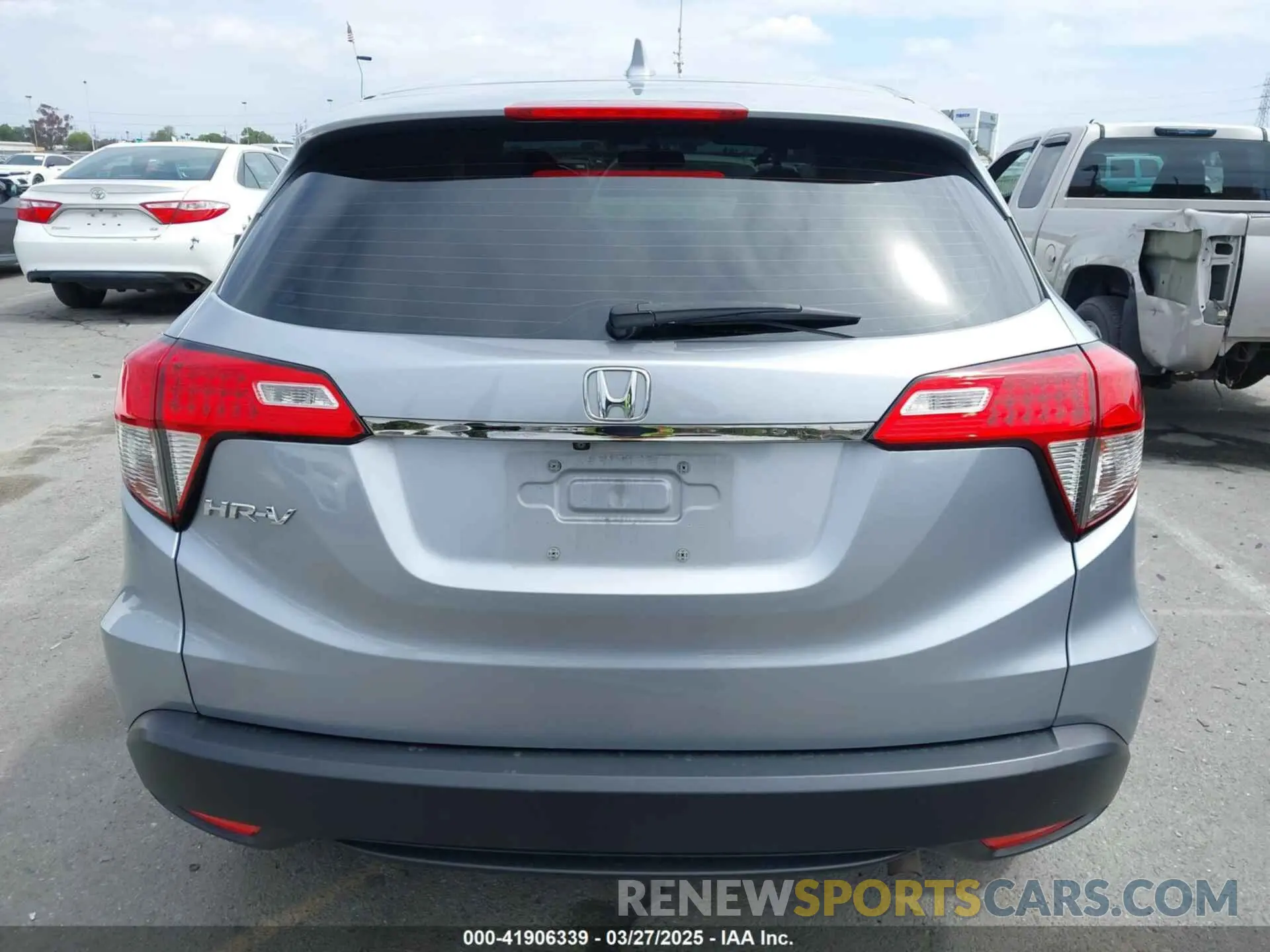 17 fotografías del automóvil dañado 3CZRU5H37KG710447 HONDA HR-V 2019