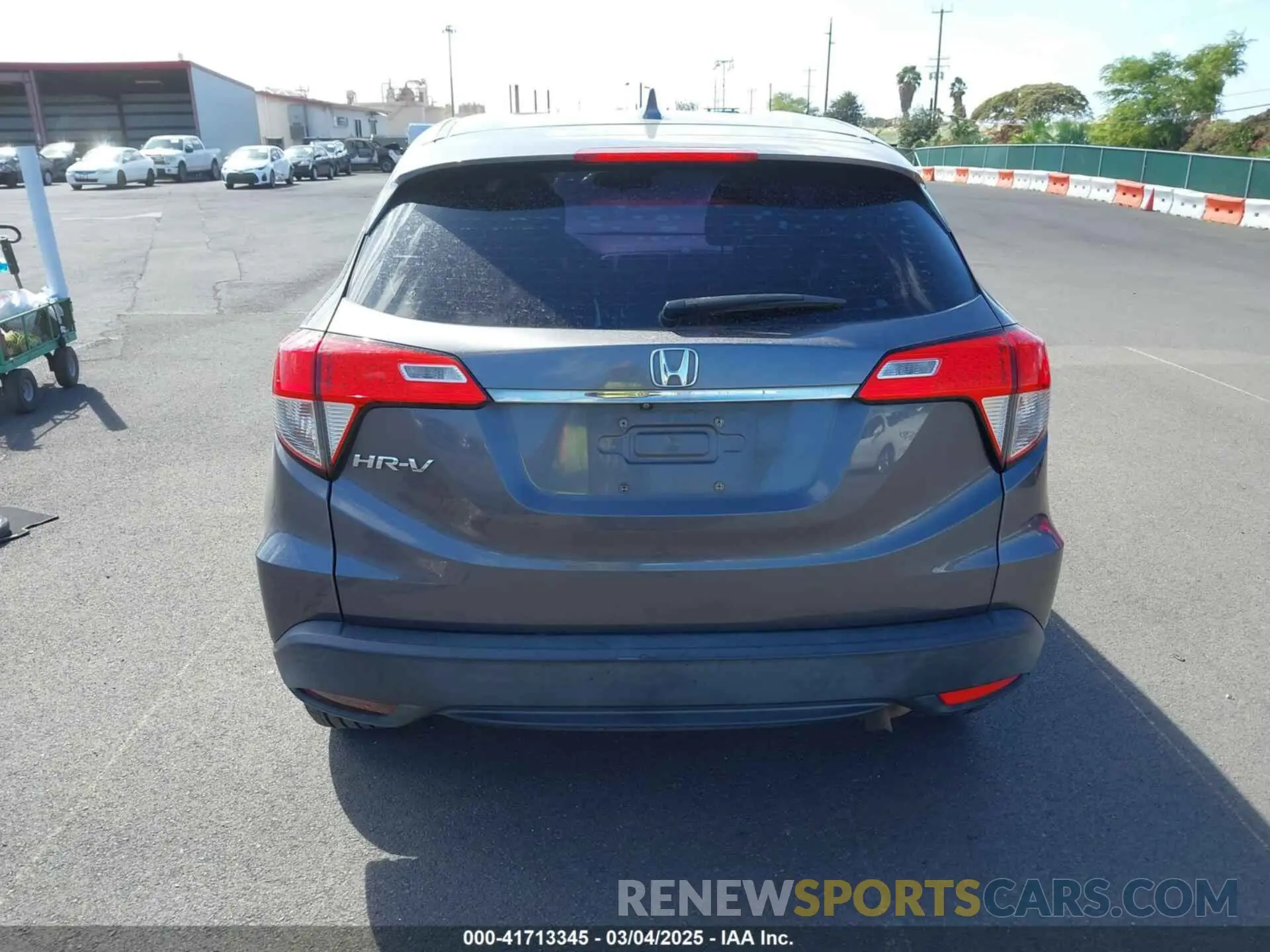 17 fotografías del automóvil dañado 3CZRU5H38KG705550 HONDA HR-V 2019