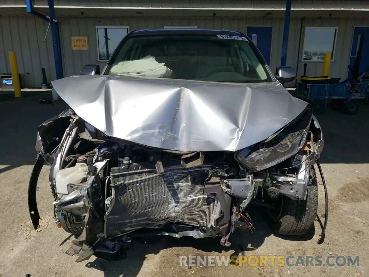 5 fotografías del automóvil dañado 3CZRU5H38KG714457 HONDA HR-V 2019