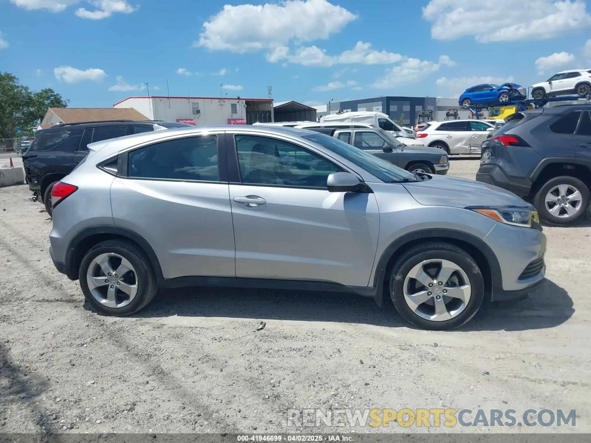 13 fotografías del automóvil dañado 3CZRU5H3XKG711916 HONDA HR-V 2019