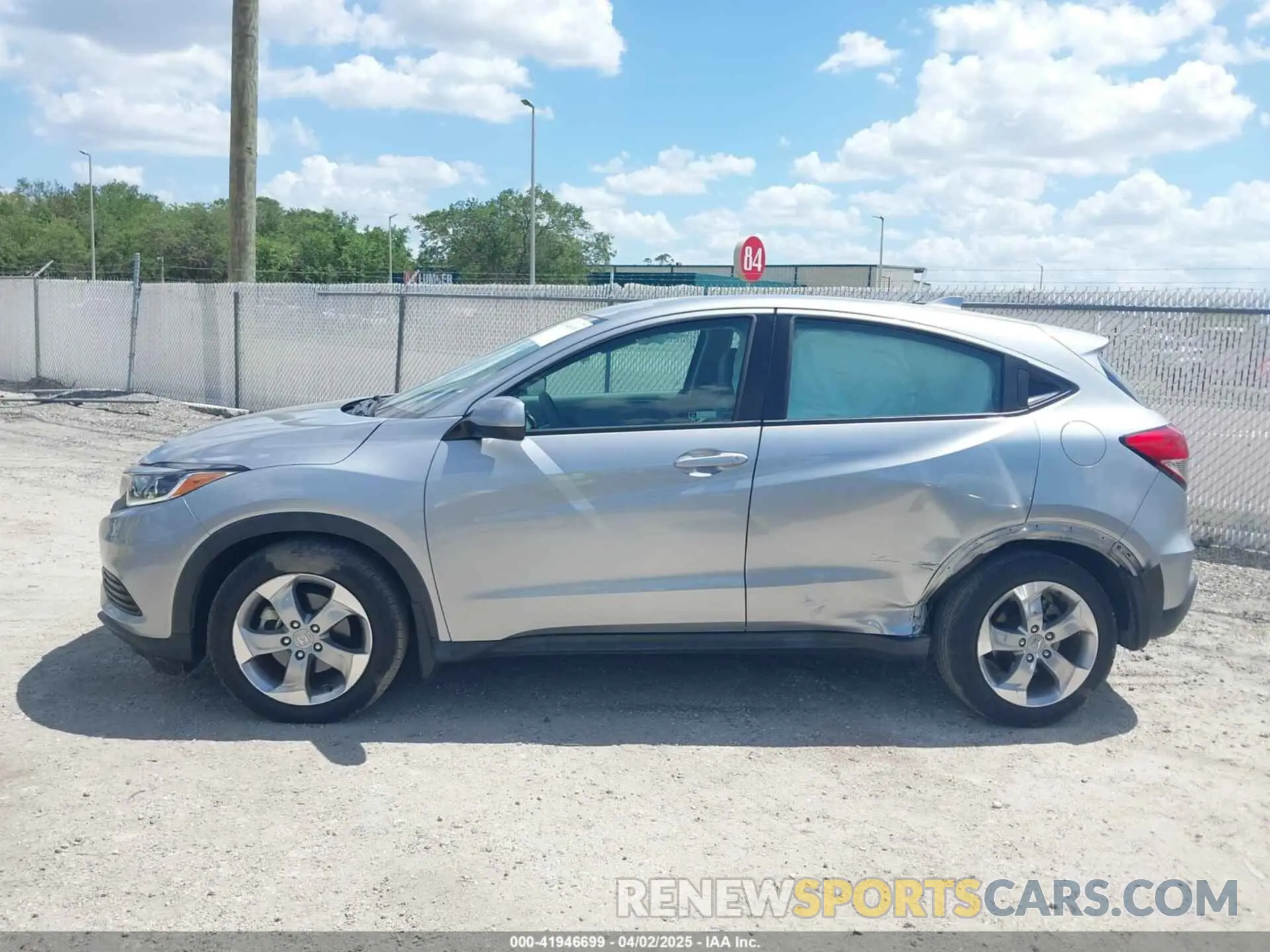 14 fotografías del automóvil dañado 3CZRU5H3XKG711916 HONDA HR-V 2019