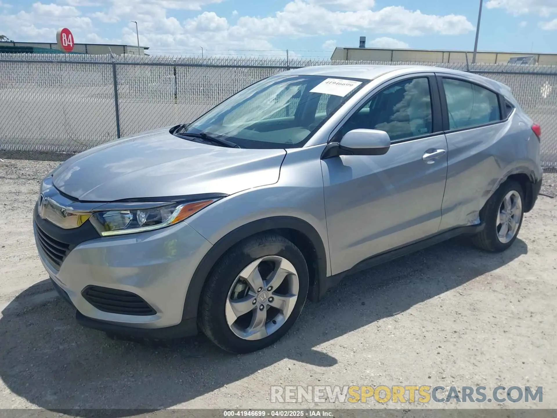2 fotografías del automóvil dañado 3CZRU5H3XKG711916 HONDA HR-V 2019