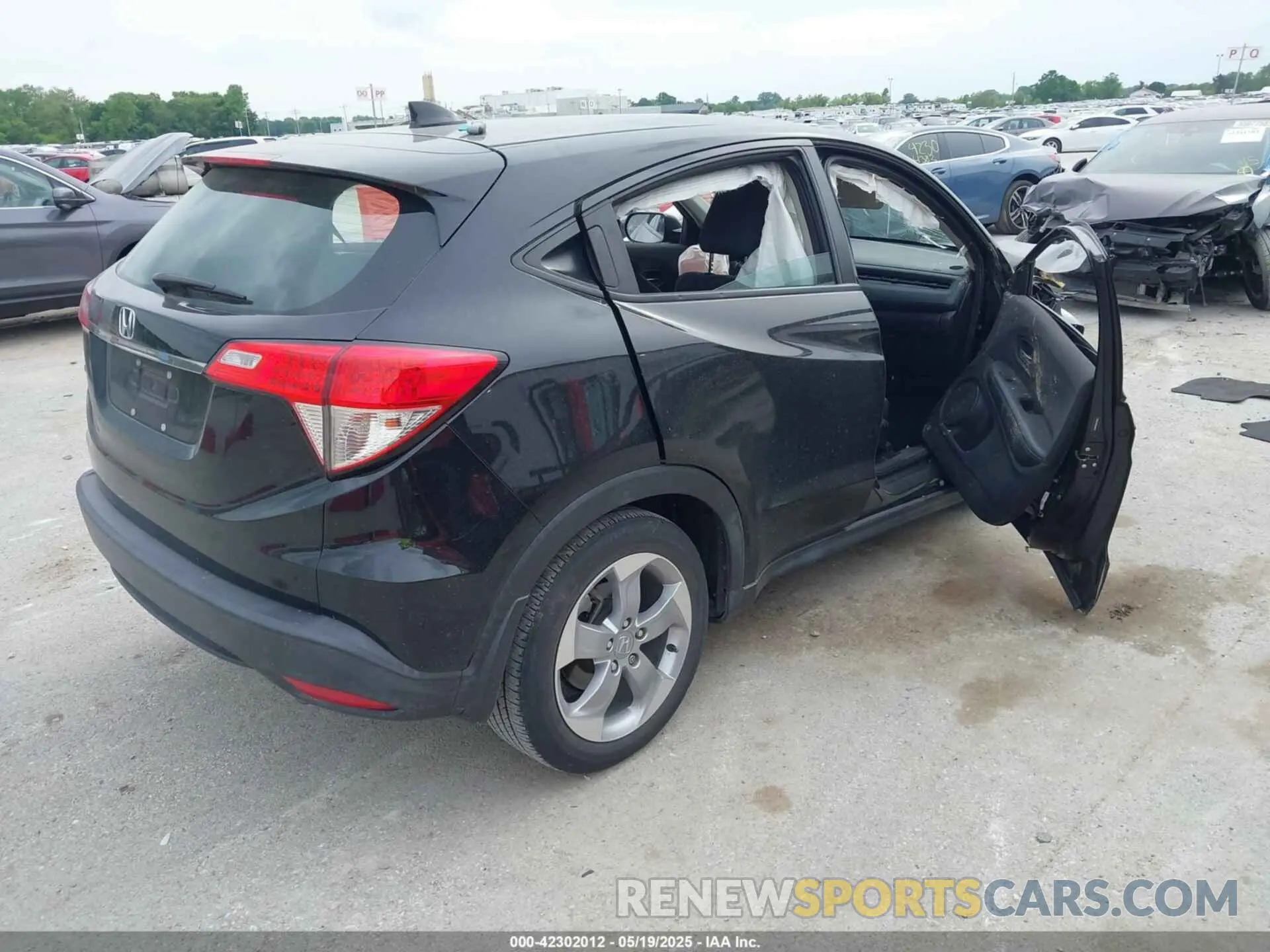 4 fotografías del automóvil dañado 3CZRU5H3XKM719659 HONDA HR-V 2019