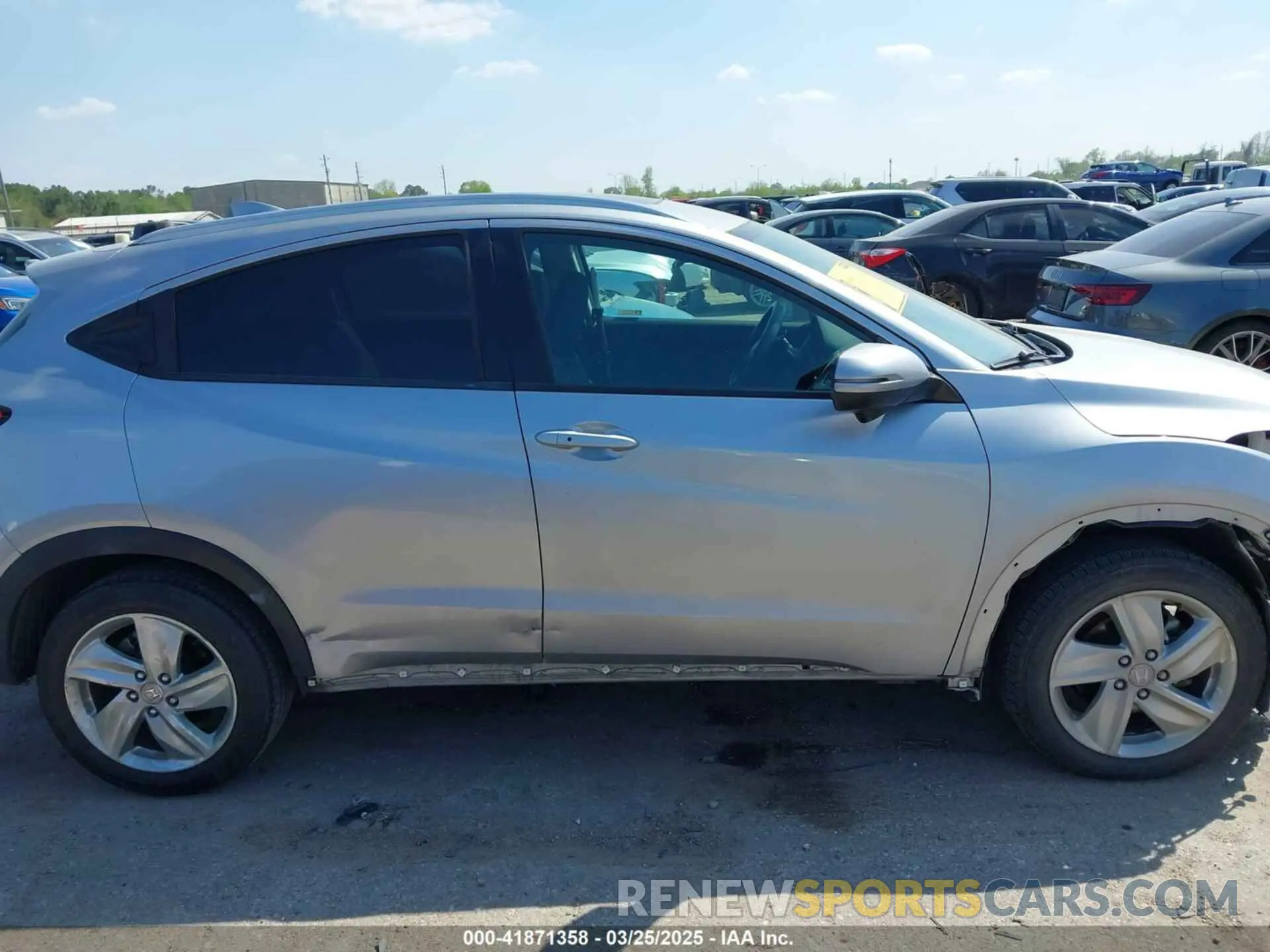 14 fotografías del automóvil dañado 3CZRU5H50KM719378 HONDA HR-V 2019