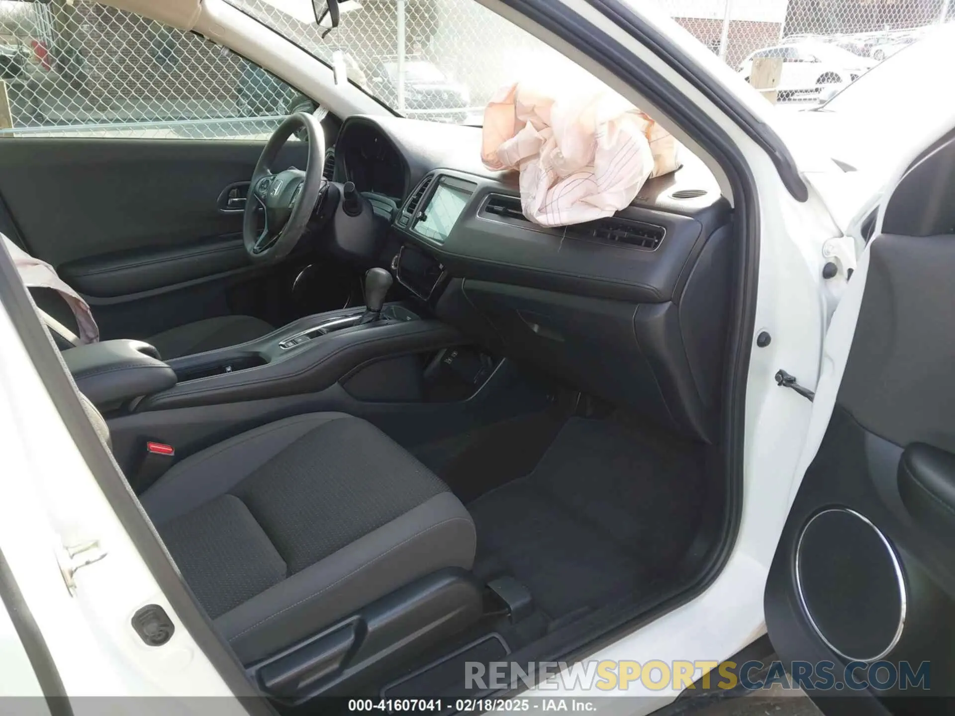 5 fotografías del automóvil dañado 3CZRU5H51KM726033 HONDA HR-V 2019