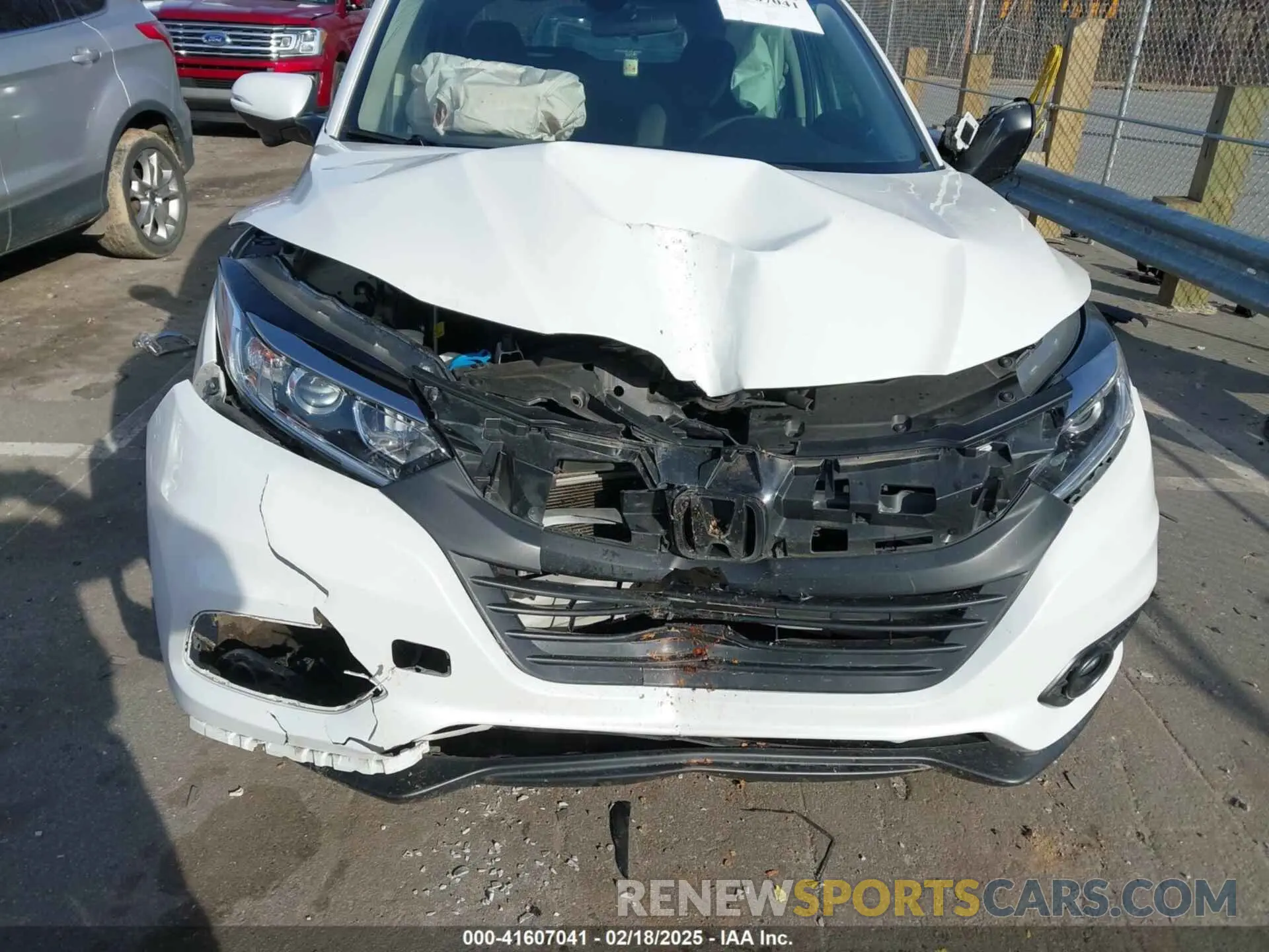 6 fotografías del automóvil dañado 3CZRU5H51KM726033 HONDA HR-V 2019