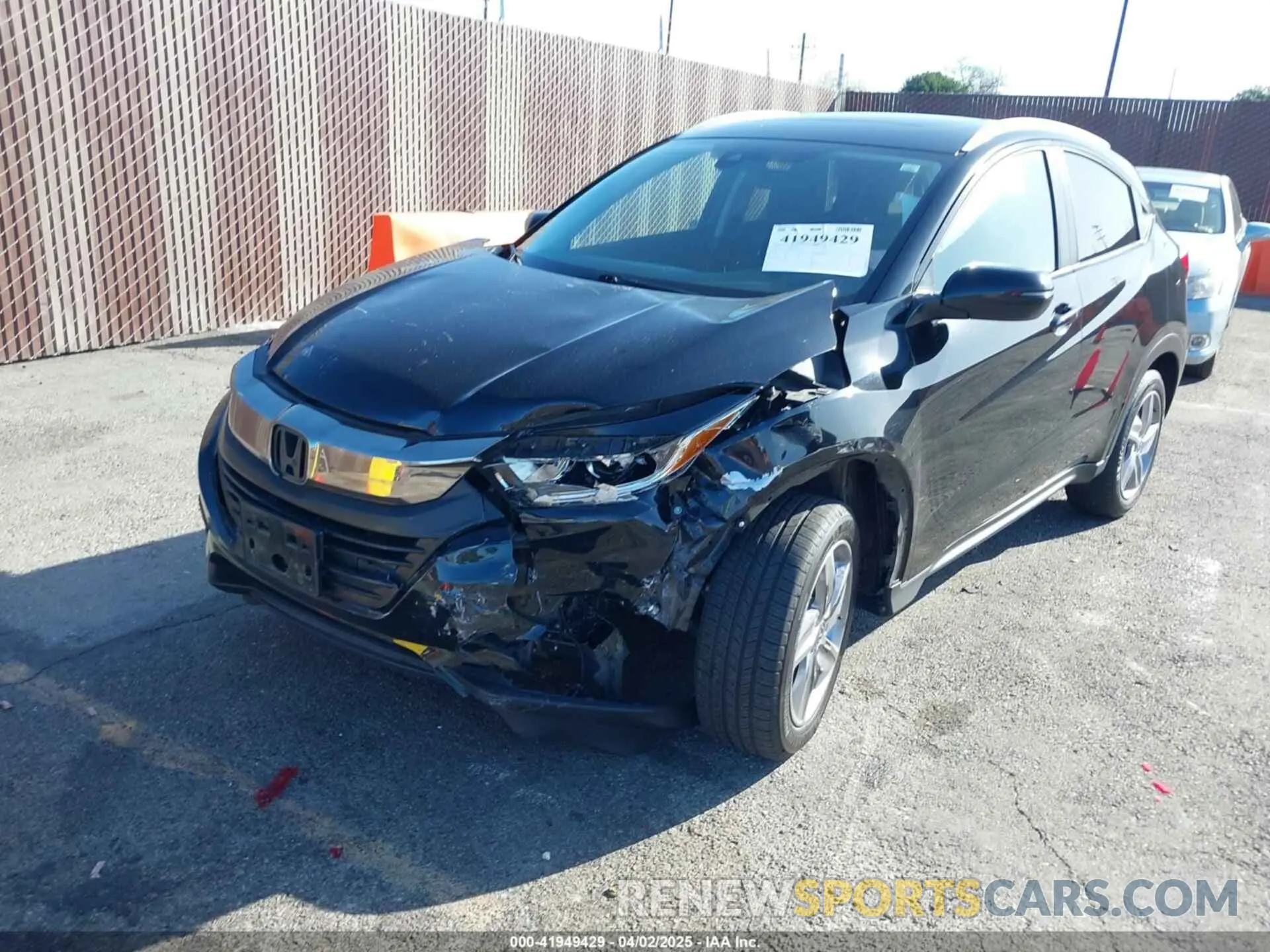 2 fotografías del automóvil dañado 3CZRU5H52KM717938 HONDA HR-V 2019