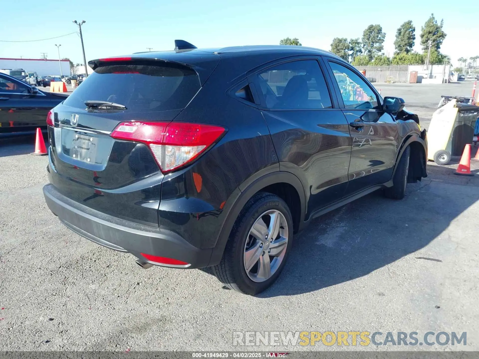 4 fotografías del automóvil dañado 3CZRU5H52KM717938 HONDA HR-V 2019