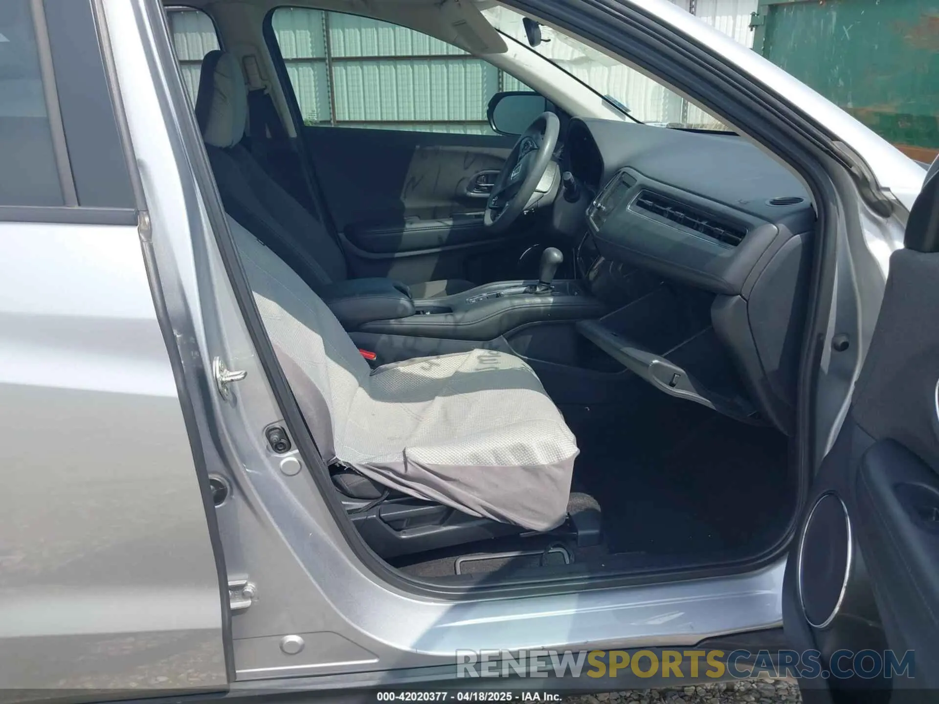 5 fotografías del automóvil dañado 3CZRU5H53KM718483 HONDA HR-V 2019