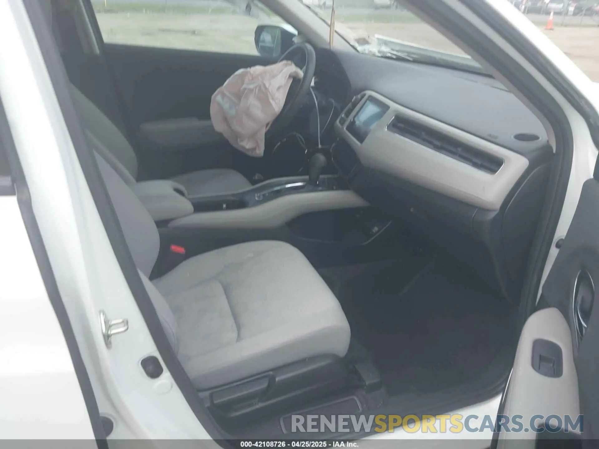 5 fotografías del automóvil dañado 3CZRU5H53KM727524 HONDA HR-V 2019