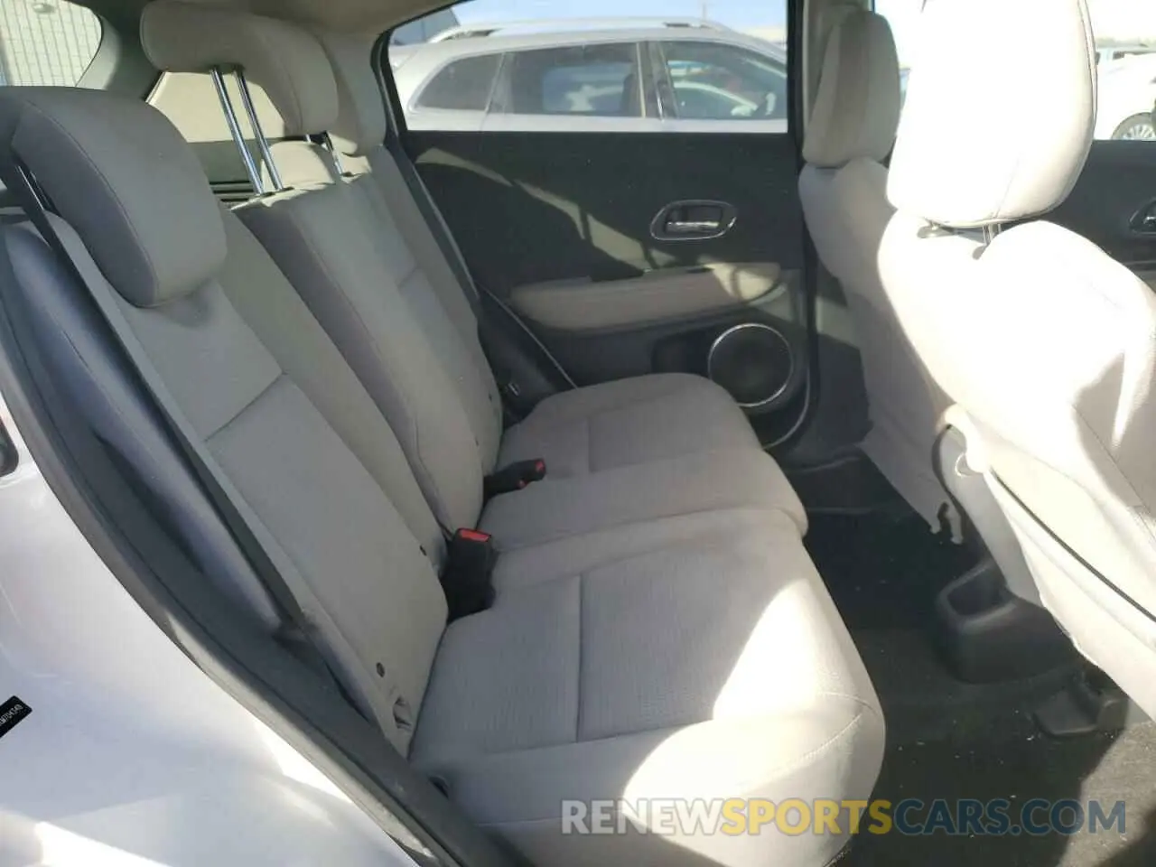12 fotografías del automóvil dañado 3CZRU5H54KM704348 HONDA HR-V 2019