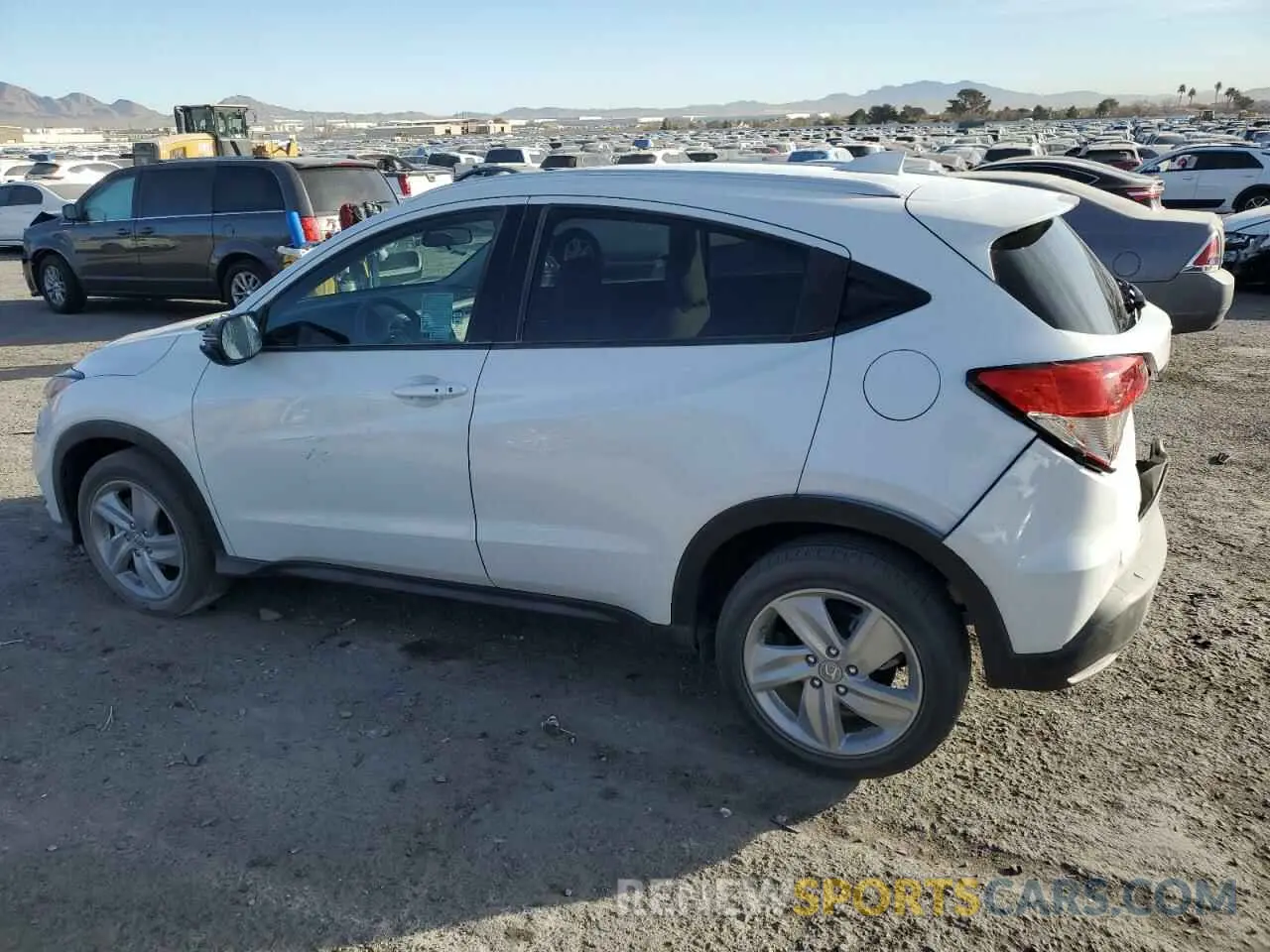 2 fotografías del automóvil dañado 3CZRU5H54KM704348 HONDA HR-V 2019