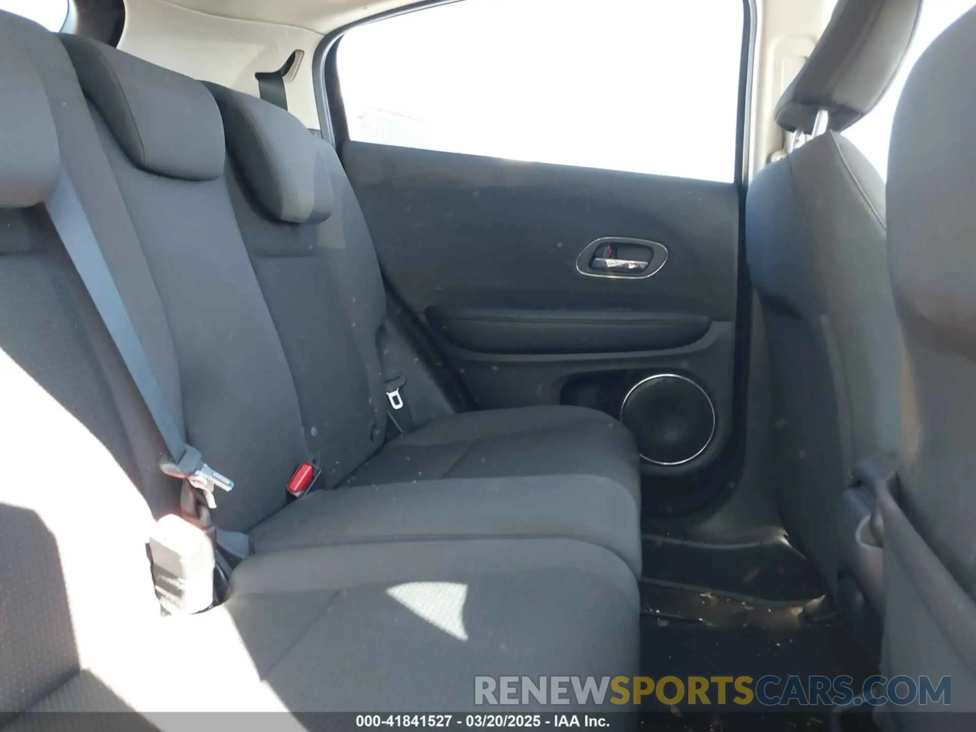 8 fotografías del automóvil dañado 3CZRU5H54KM709856 HONDA HR-V 2019