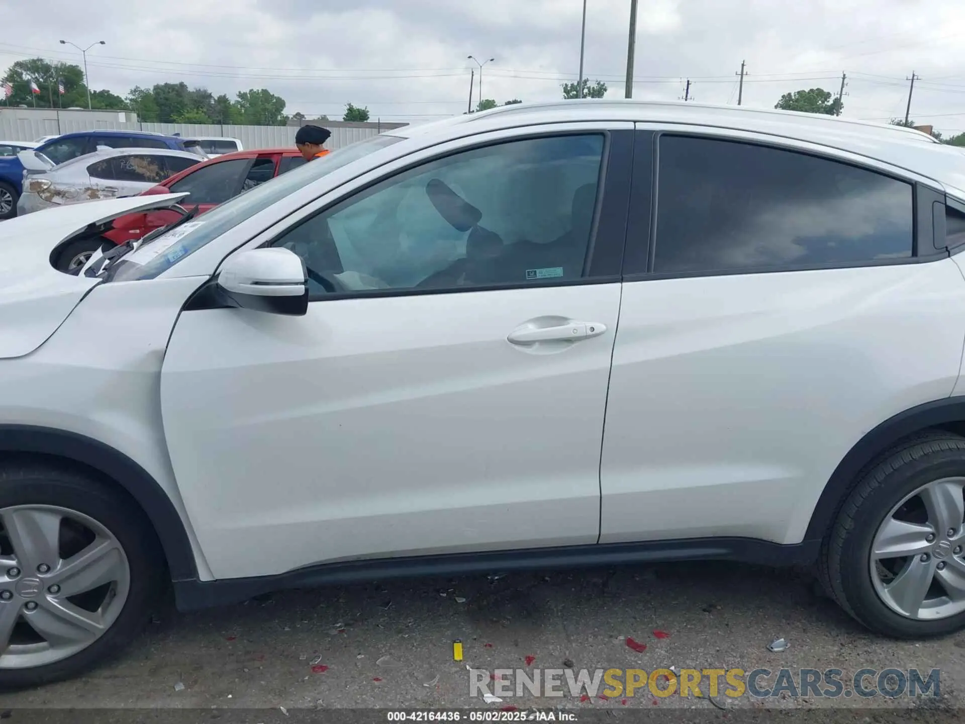 13 fotografías del automóvil dañado 3CZRU5H54KM727449 HONDA HR-V 2019