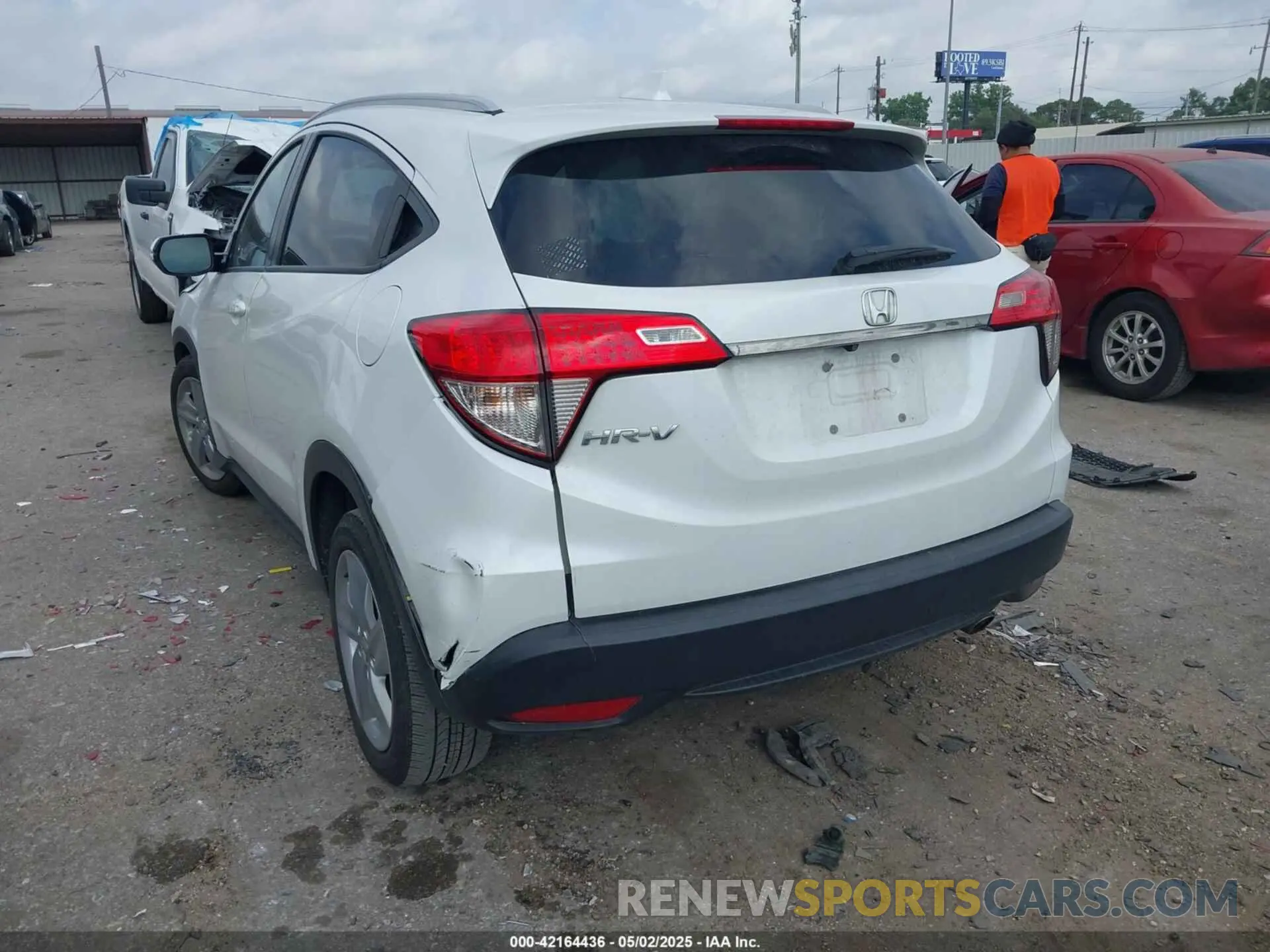3 fotografías del automóvil dañado 3CZRU5H54KM727449 HONDA HR-V 2019