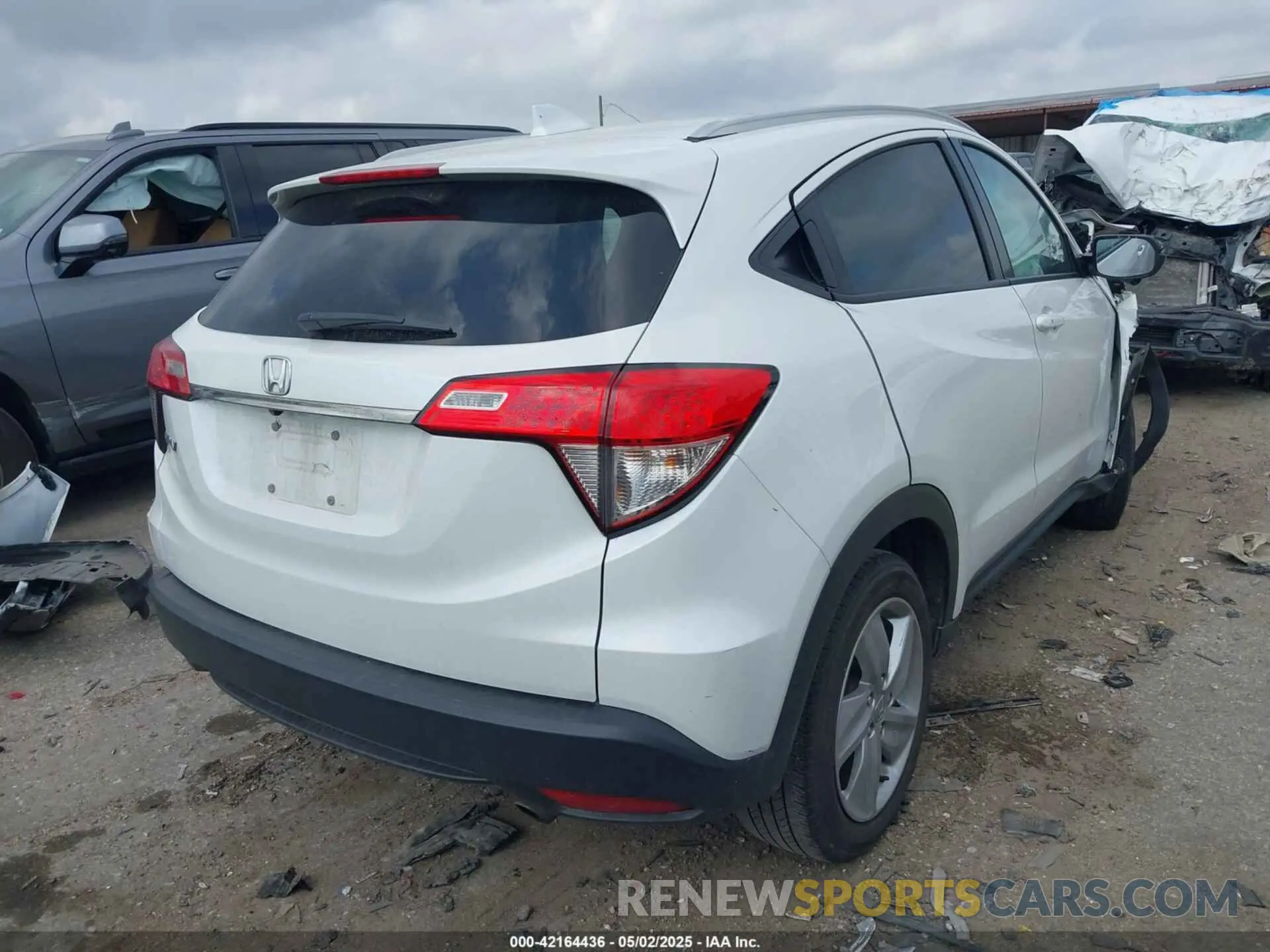 4 fotografías del automóvil dañado 3CZRU5H54KM727449 HONDA HR-V 2019