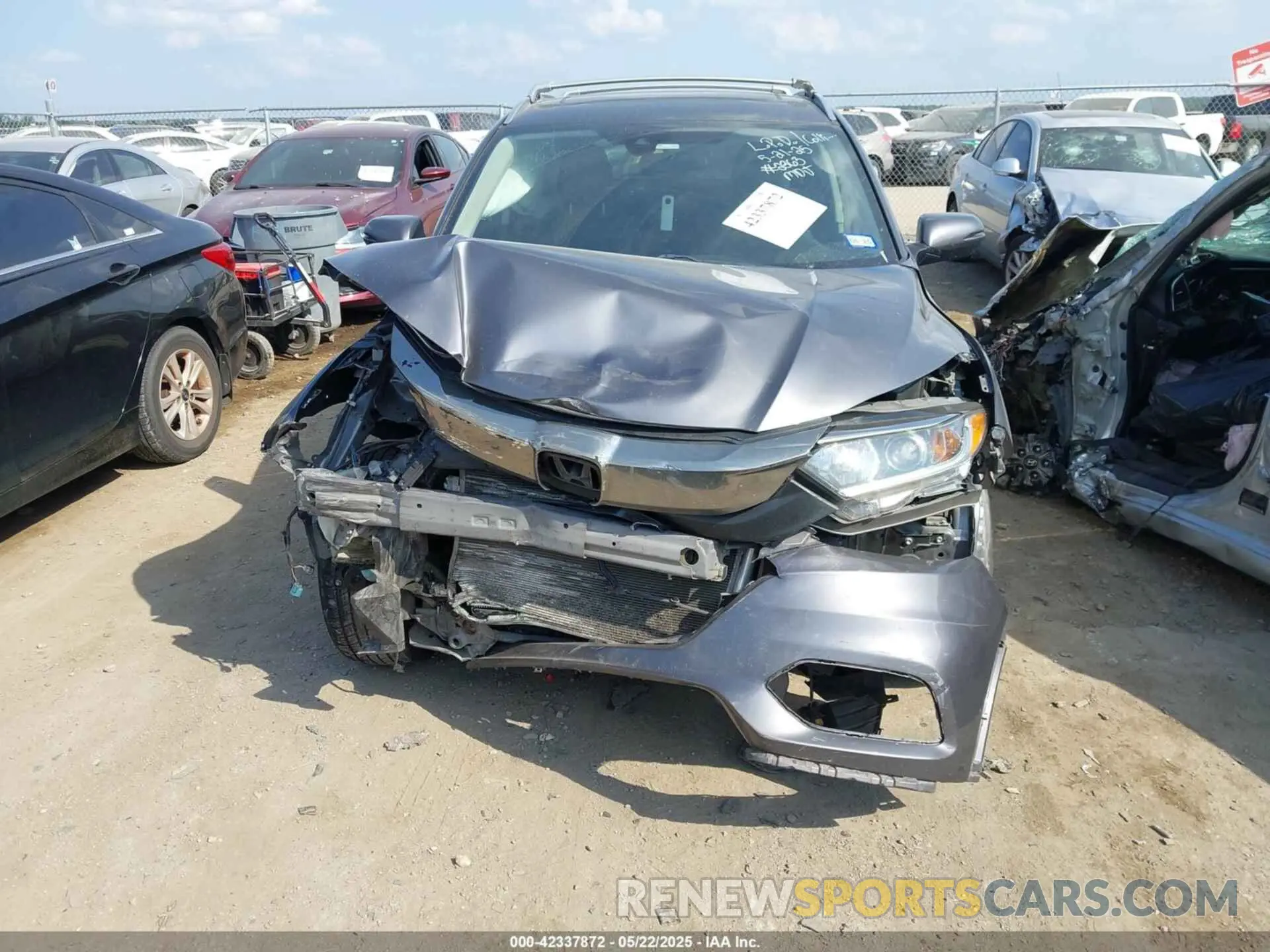 12 fotografías del automóvil dañado 3CZRU5H57KM712363 HONDA HR-V 2019