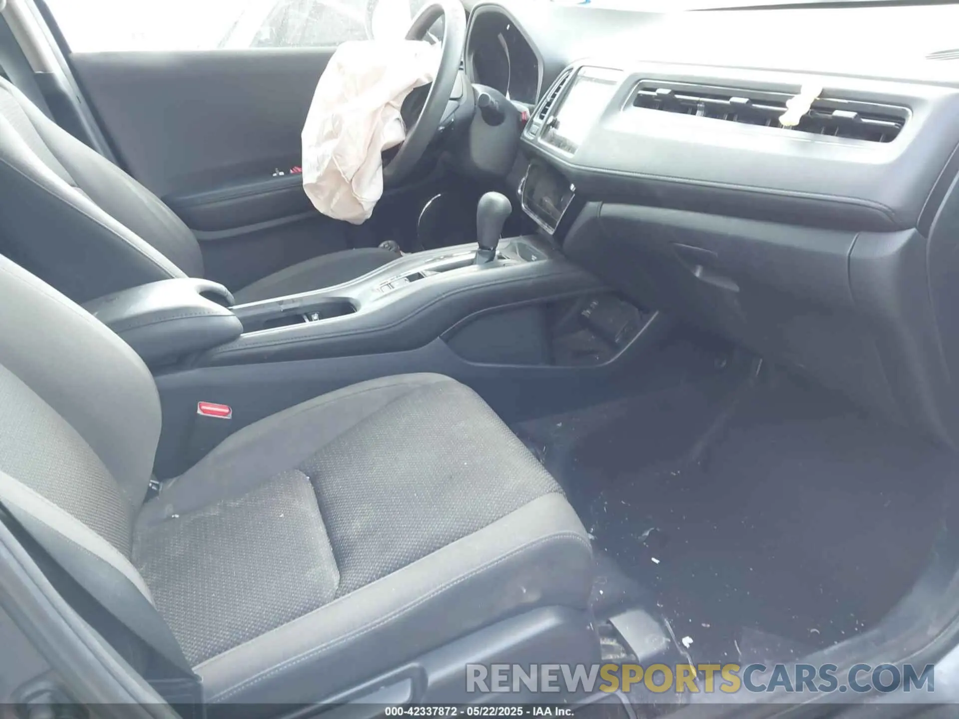 5 fotografías del automóvil dañado 3CZRU5H57KM712363 HONDA HR-V 2019