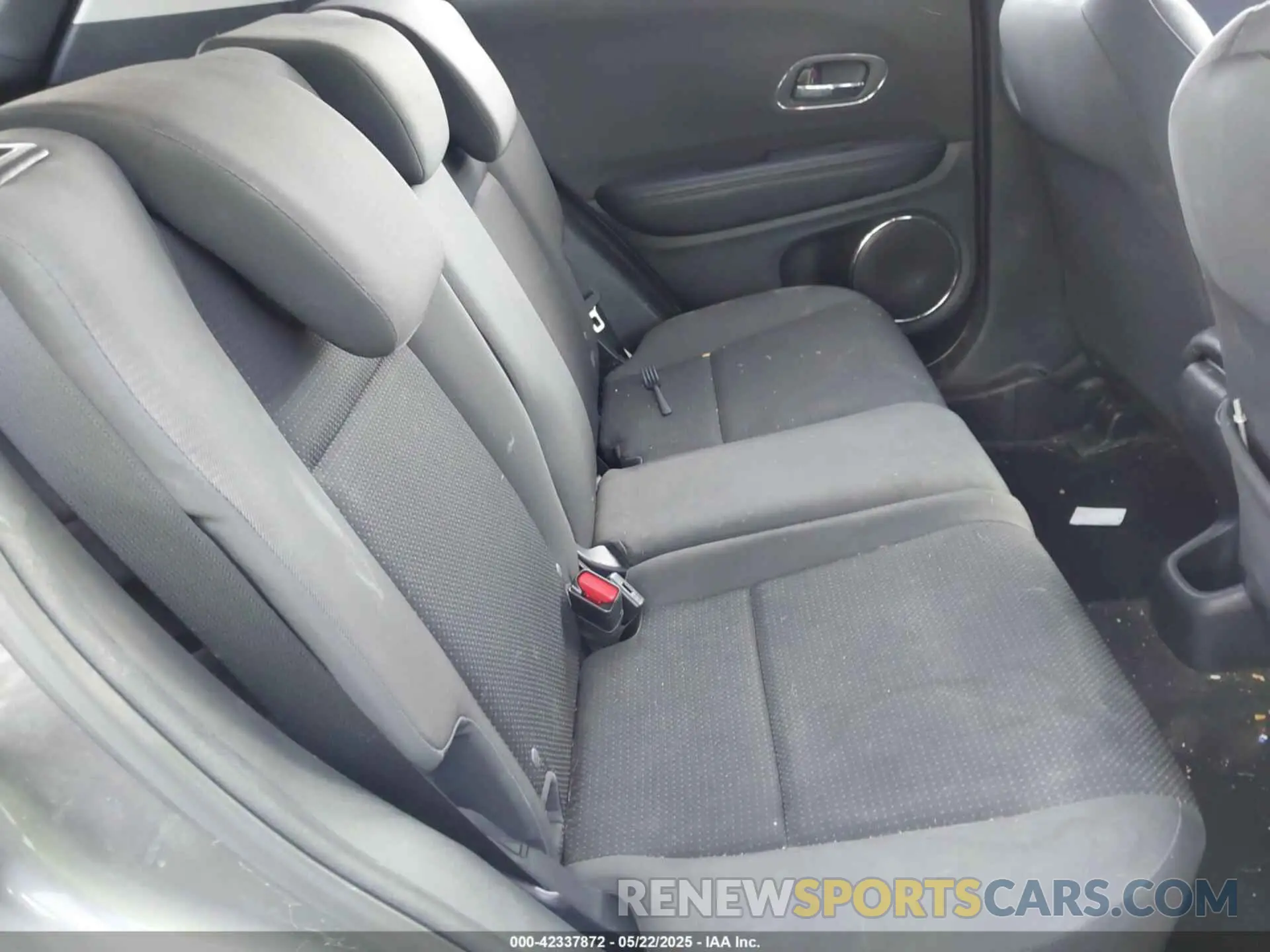 8 fotografías del automóvil dañado 3CZRU5H57KM712363 HONDA HR-V 2019
