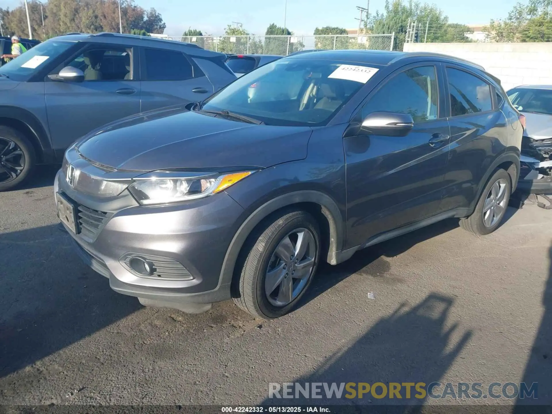 2 fotografías del automóvil dañado 3CZRU5H57KM729518 HONDA HR-V 2019