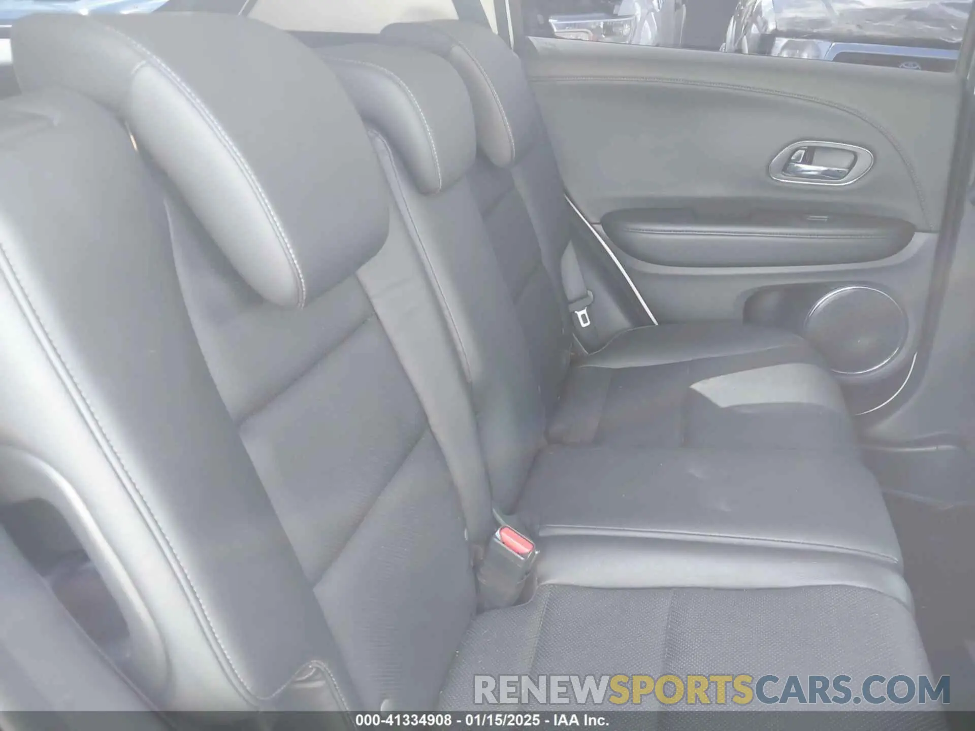 8 fotografías del automóvil dañado 3CZRU5H77KM701428 HONDA HR-V 2019