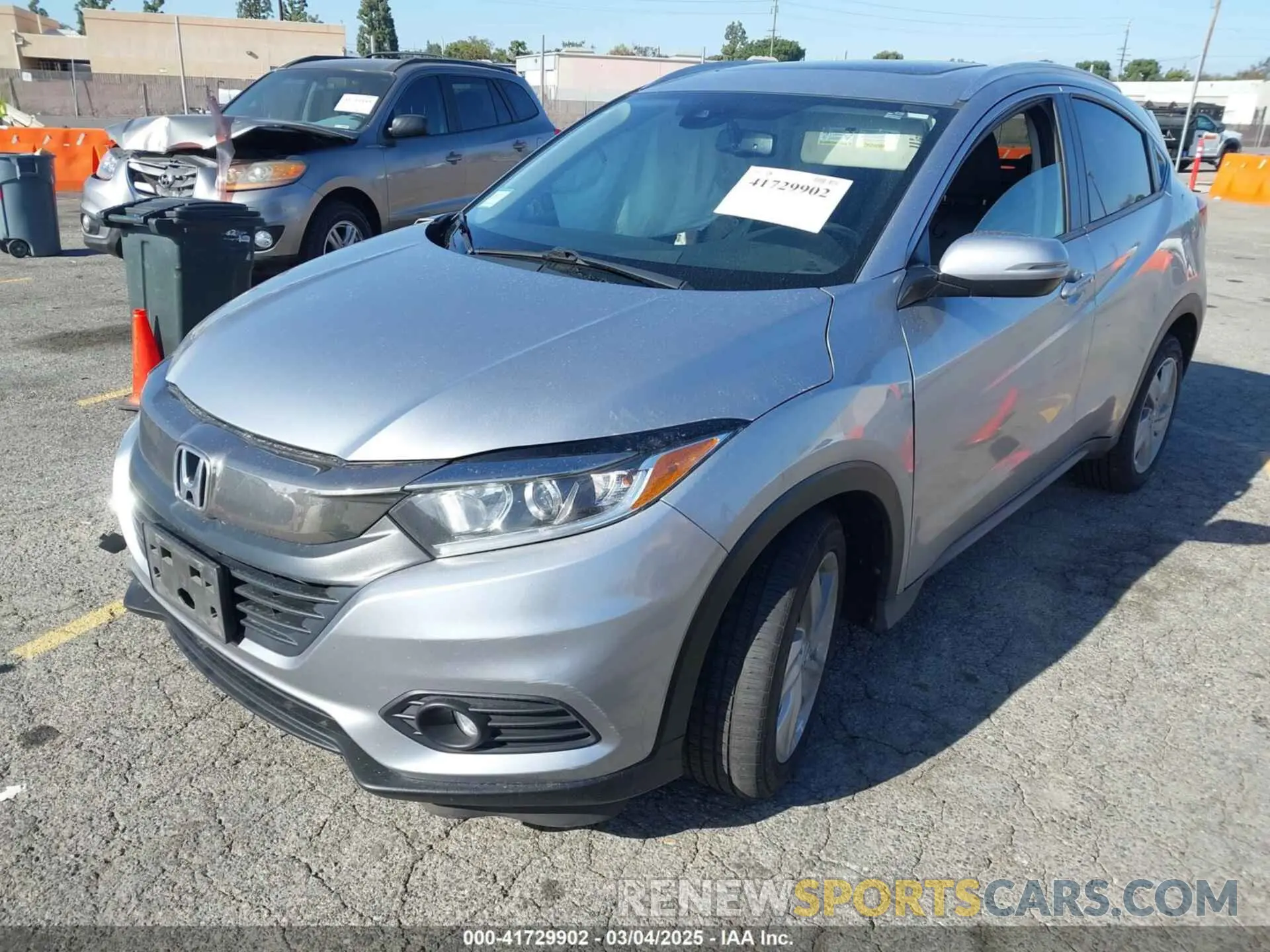 2 fotografías del automóvil dañado 3CZRU5H7XKM708020 HONDA HR-V 2019