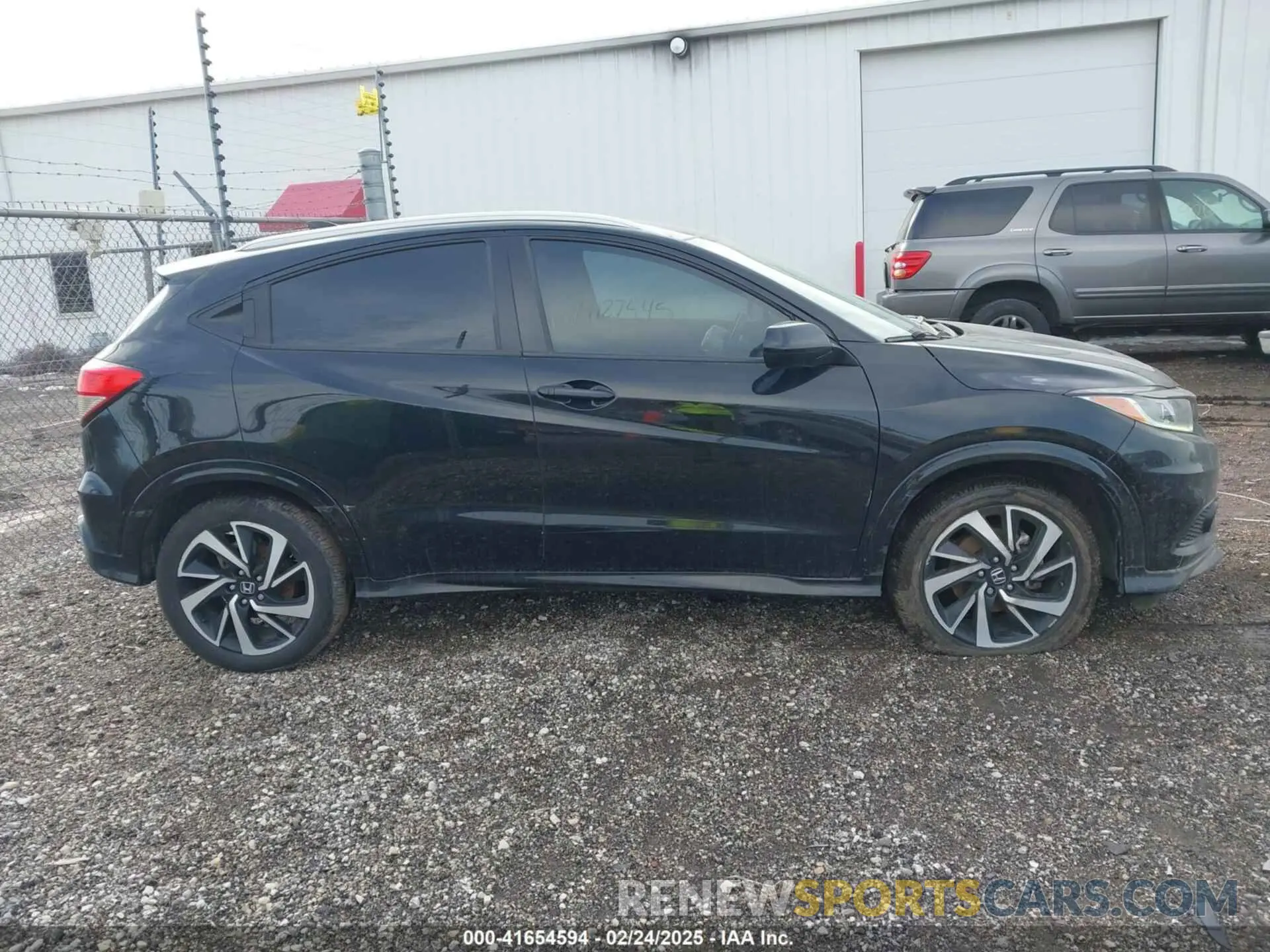 13 fotografías del automóvil dañado 3CZRU6H10KG723416 HONDA HR-V 2019