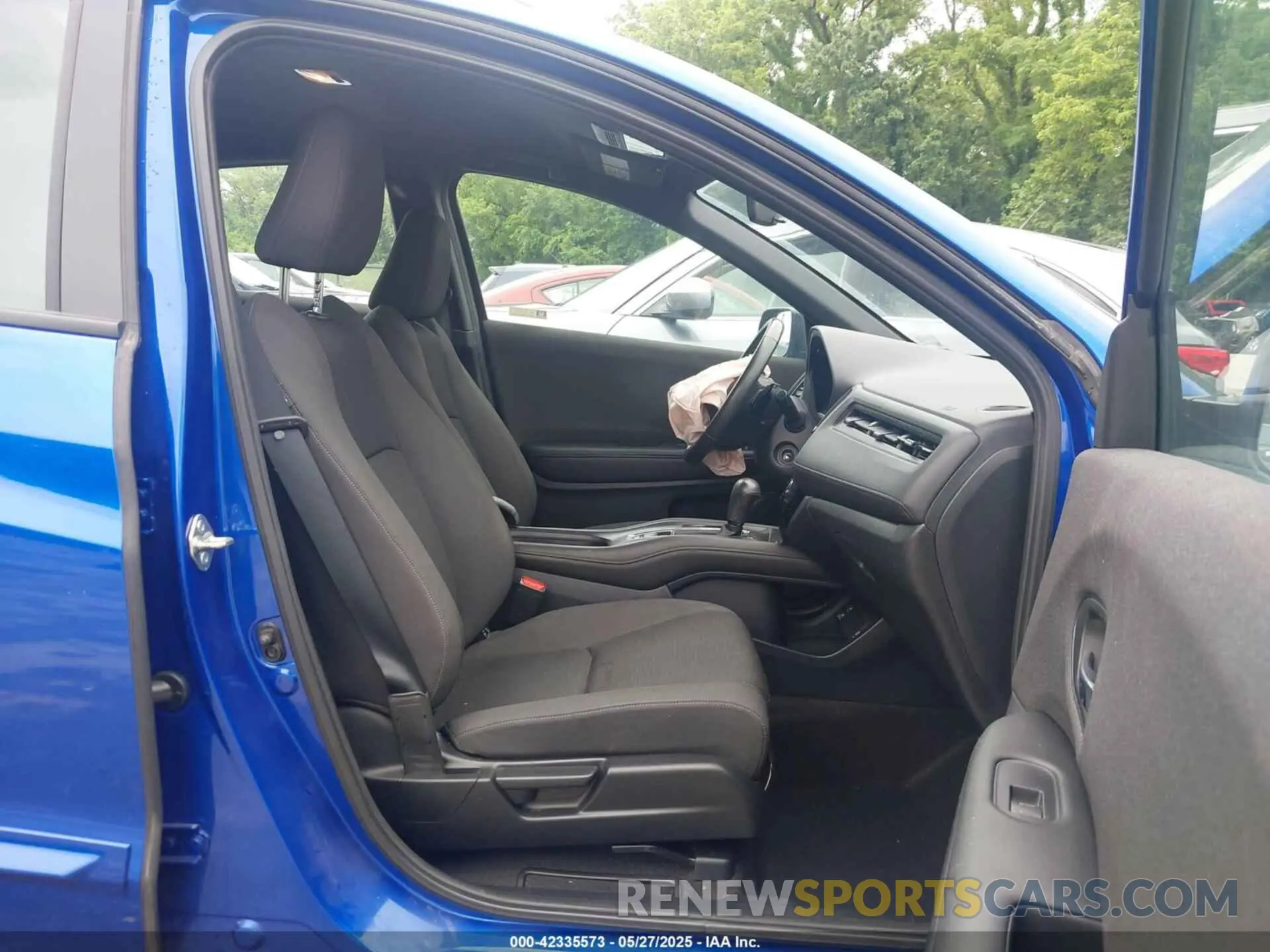 5 fotografías del automóvil dañado 3CZRU6H14KG701144 HONDA HR-V 2019