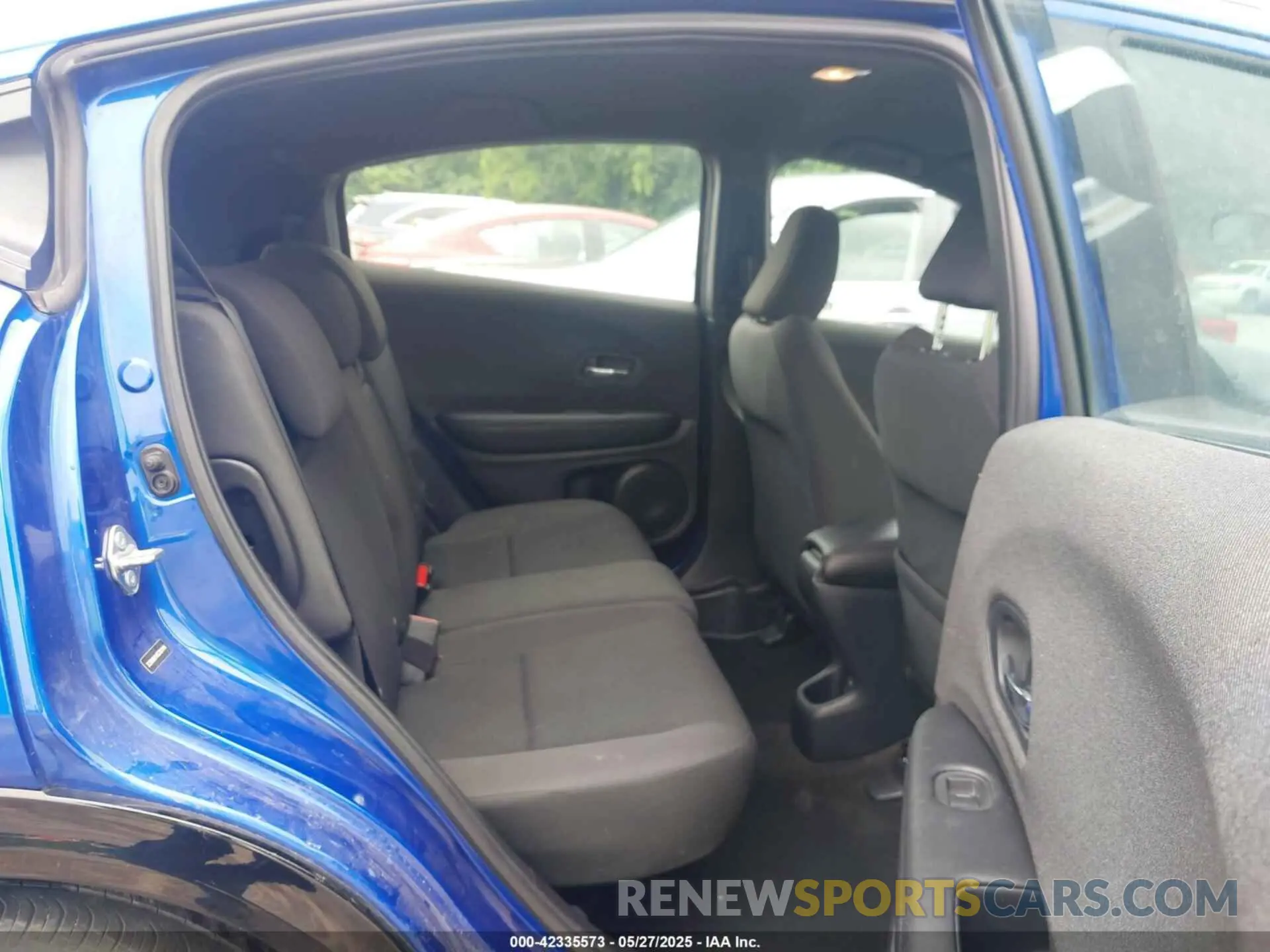 8 fotografías del automóvil dañado 3CZRU6H14KG701144 HONDA HR-V 2019