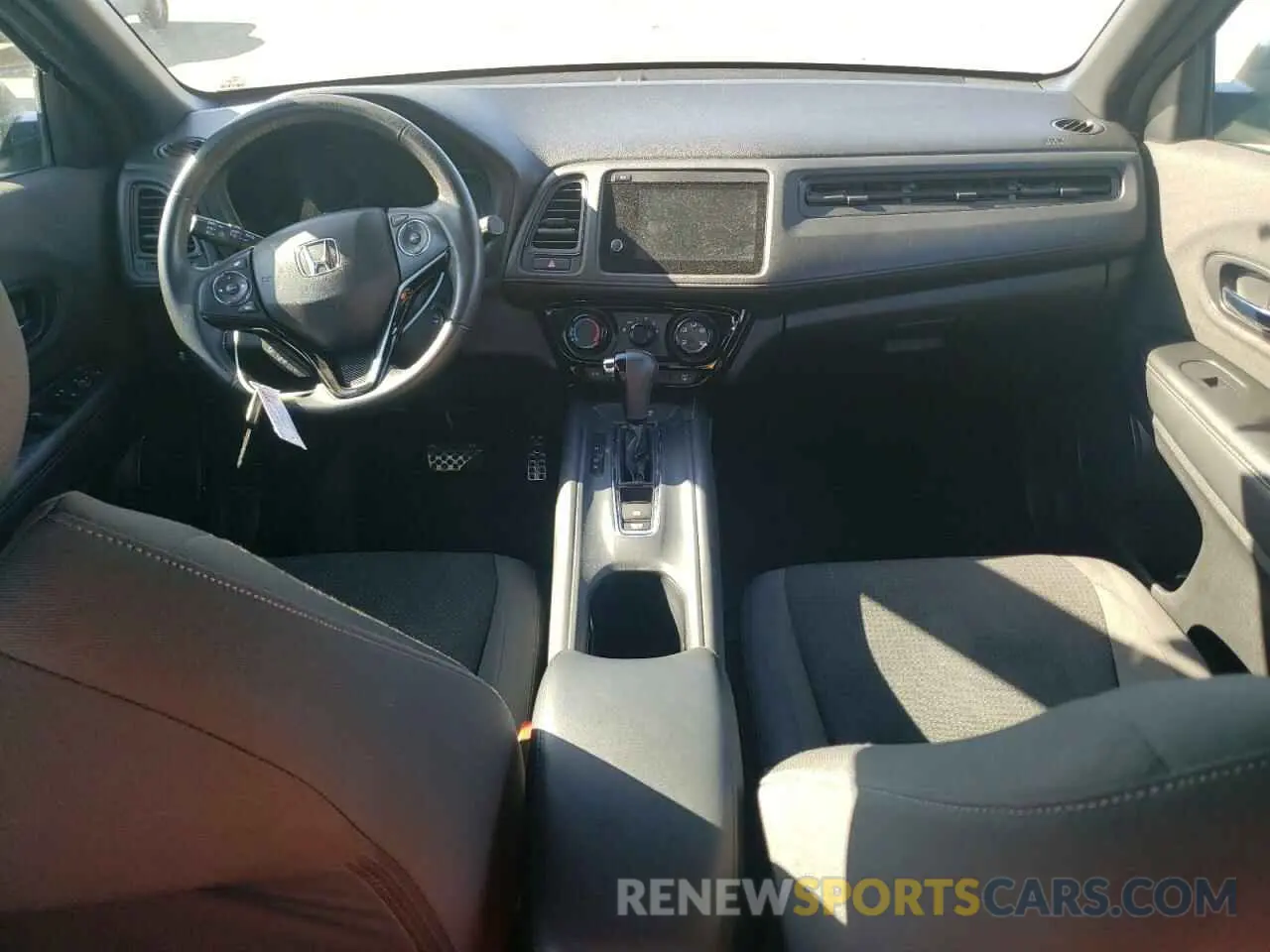 8 fotografías del automóvil dañado 3CZRU6H14KG730336 HONDA HR-V 2019