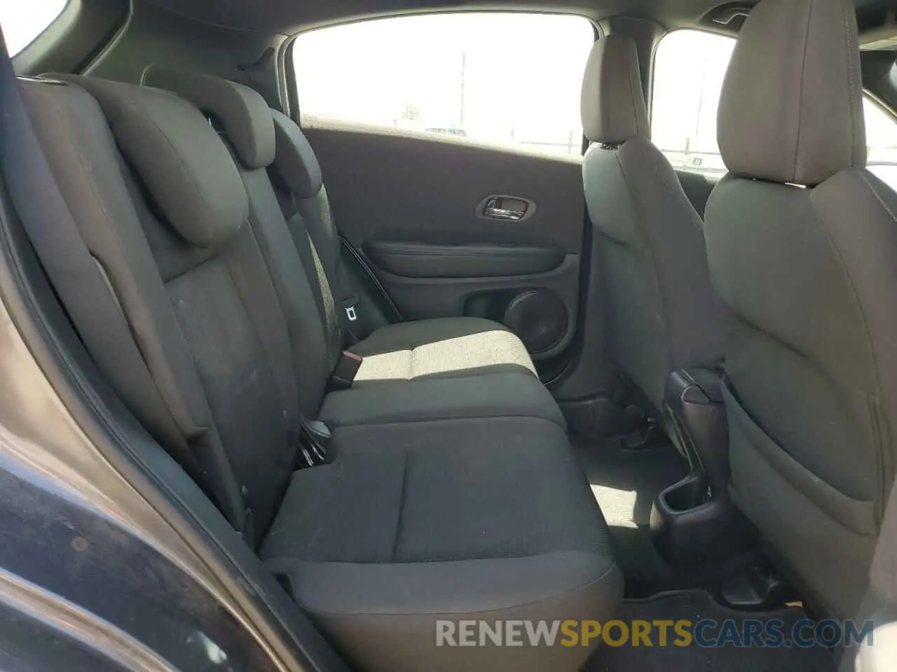 11 fotografías del automóvil dañado 3CZRU6H15KG725615 HONDA HR-V 2019