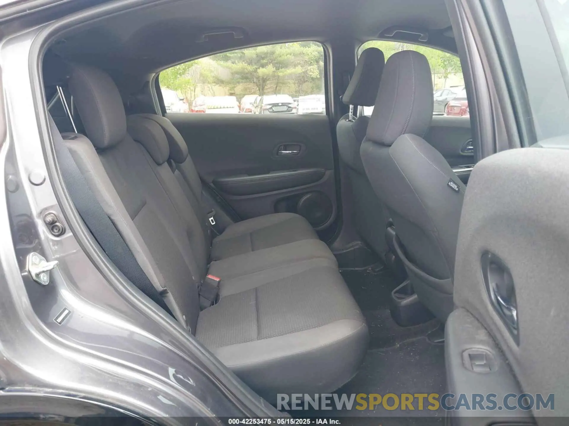 8 fotografías del automóvil dañado 3CZRU6H16KG702926 HONDA HR-V 2019