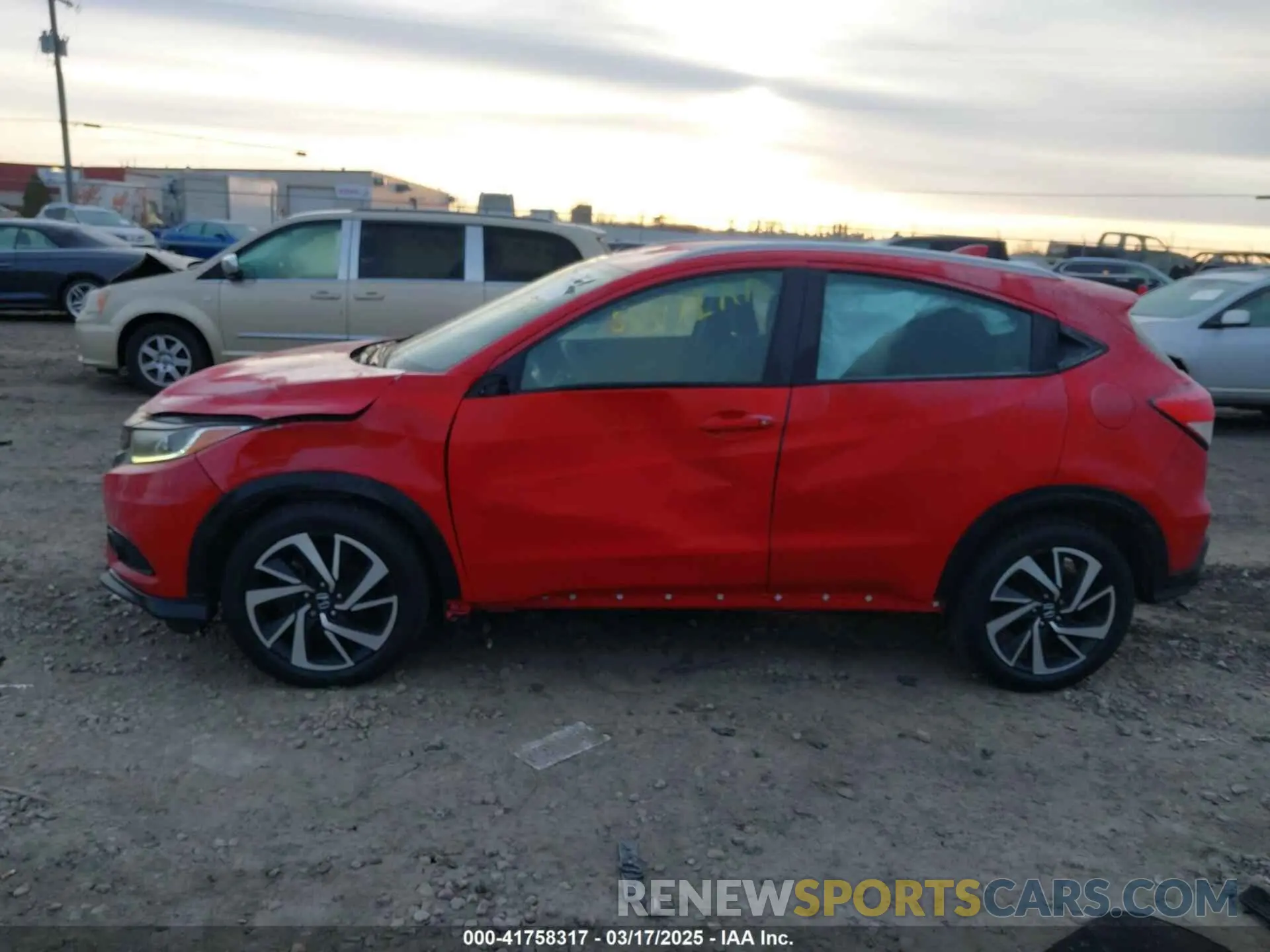 15 fotografías del automóvil dañado 3CZRU6H16KG706698 HONDA HR-V 2019